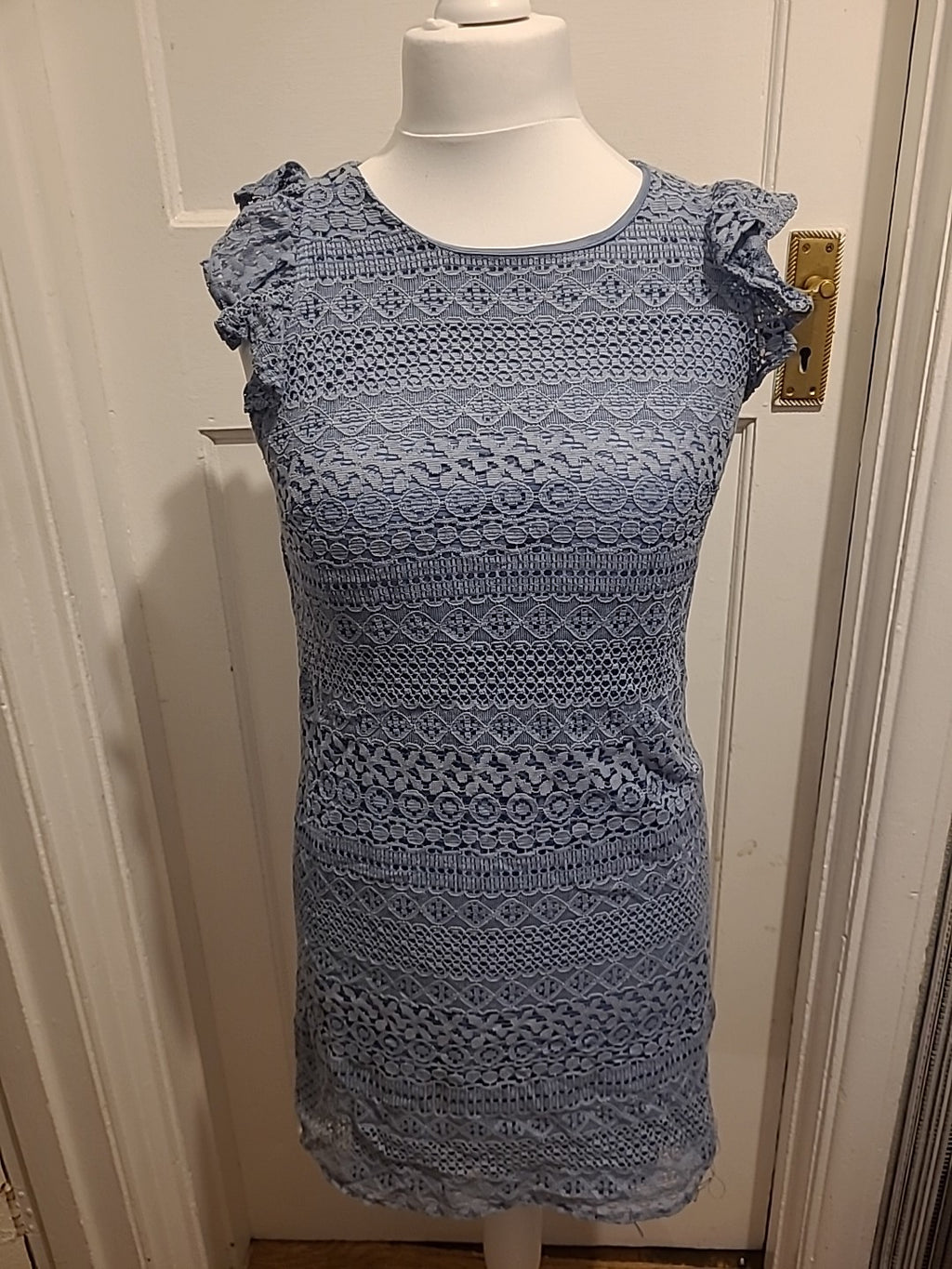 Ladies Size Medium Grey Lace Lined Cap Sleeved Dress