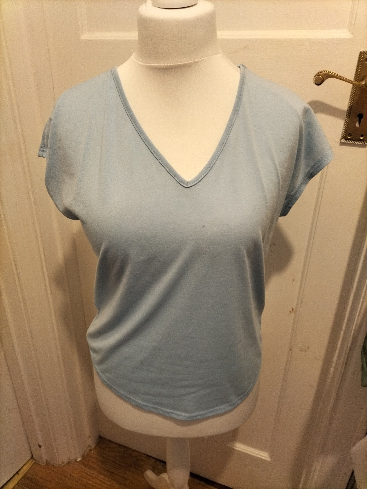 Ladies Shein Size Large Pale Blue V Neck Short Sleeved Tshirt