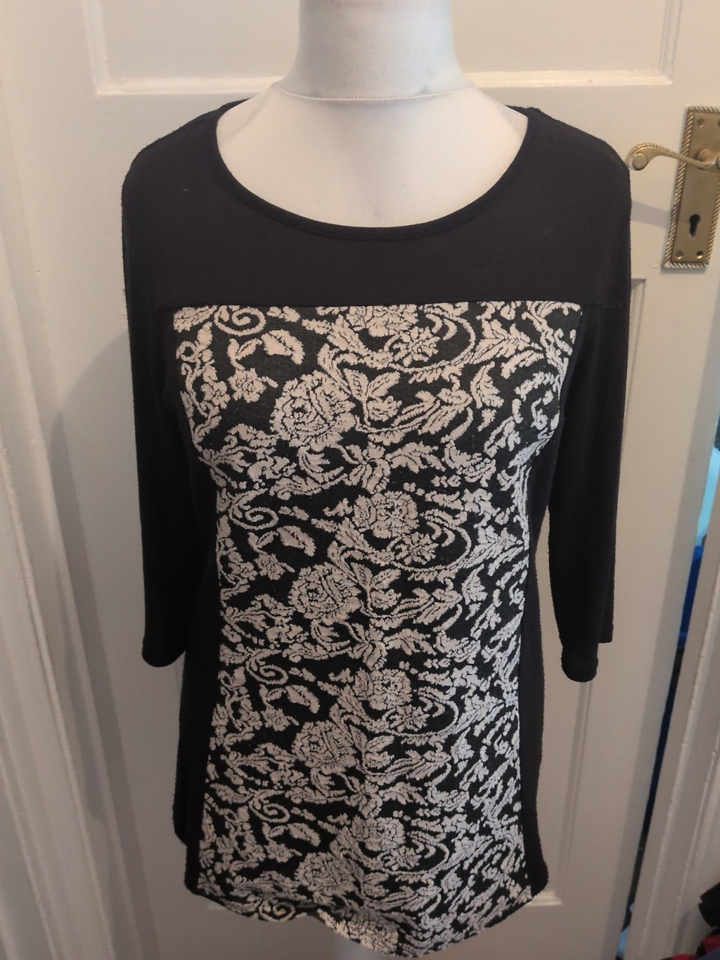 New Direction Large Black And Ivory Half Sleeve Blouse
