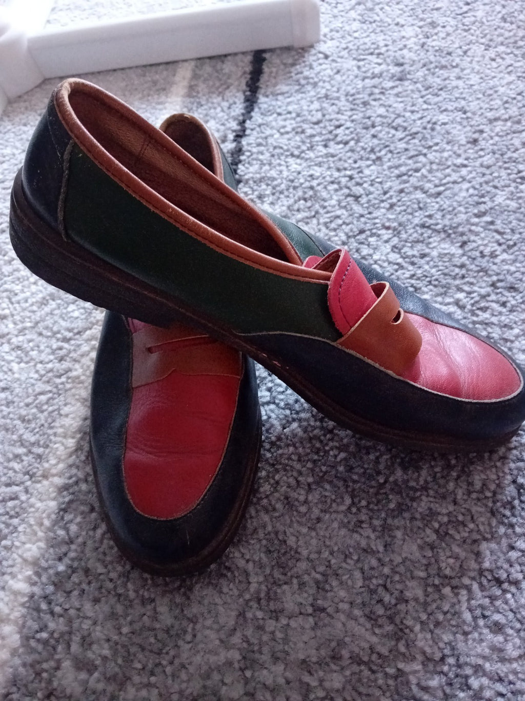 Ladies Rohde Flats Size 5 Red, Green, Blue
