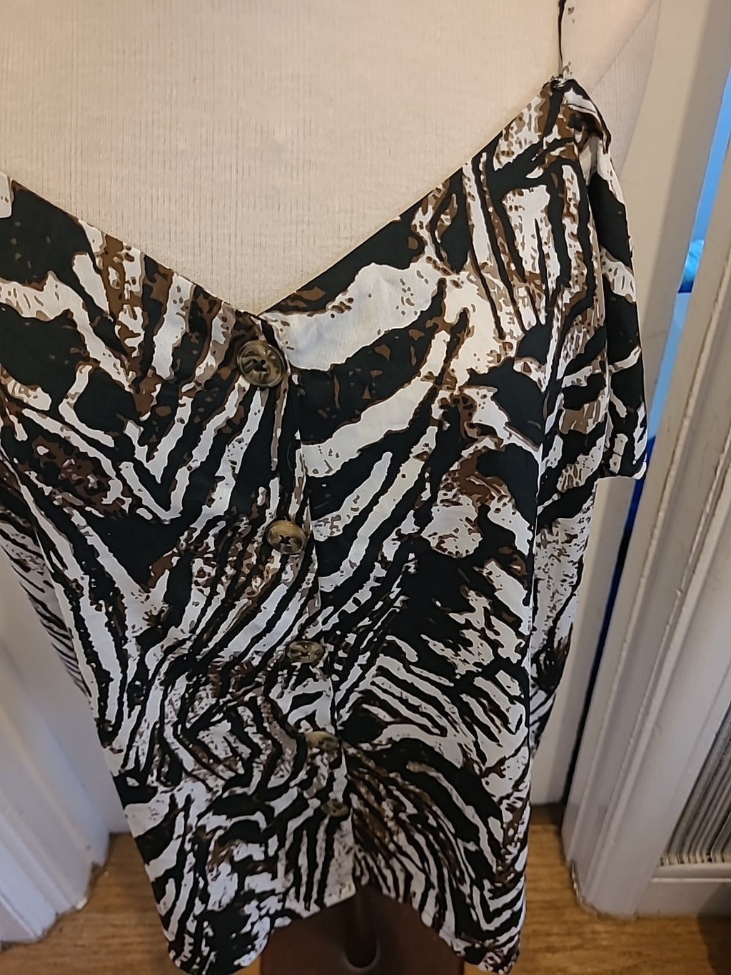Ladies Pep&Co Size 16 White/Black/Brown Sleeveless Blouse