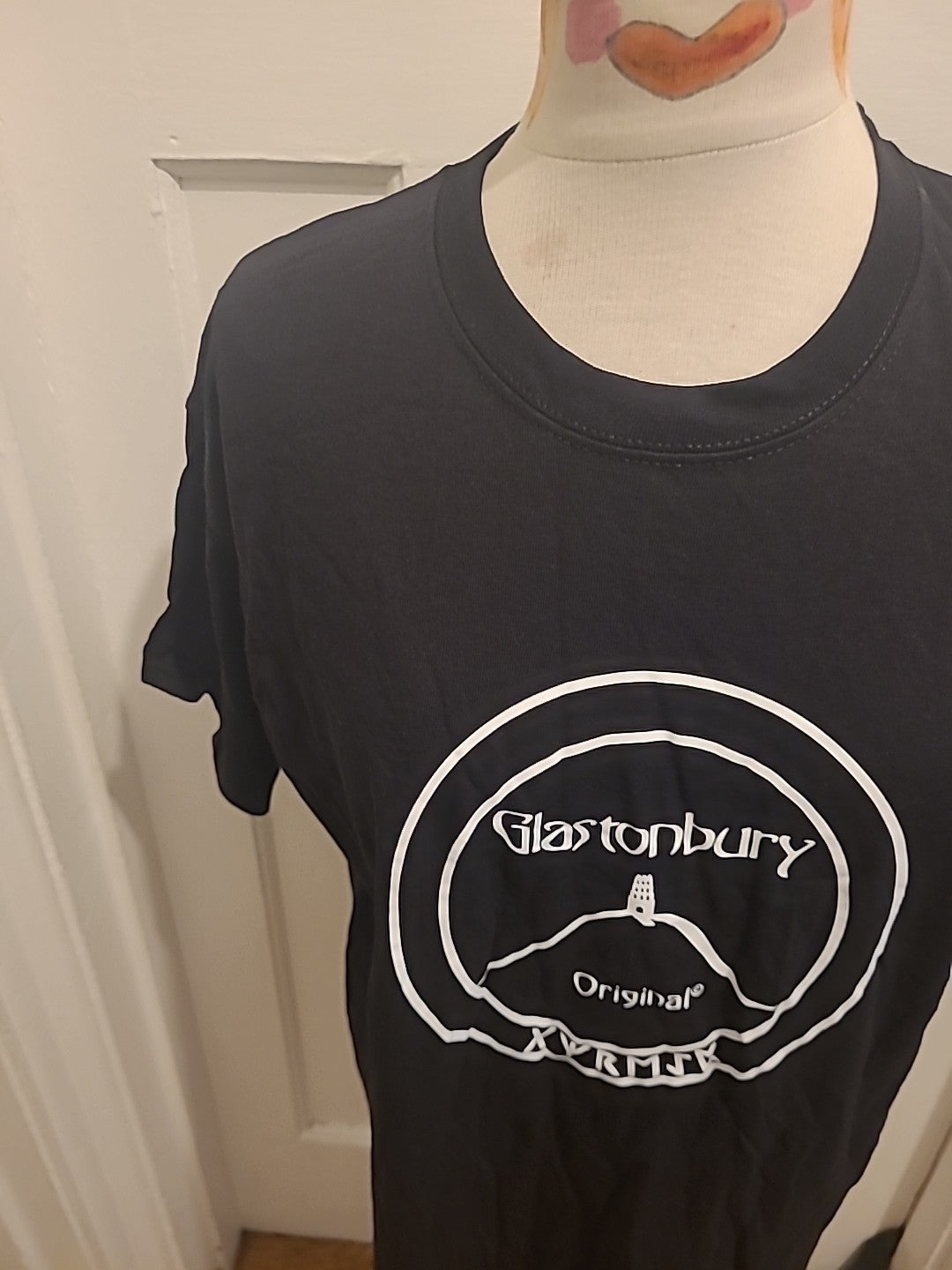 Mens Fruit Of The Loom Size Large Black Glastonbury Short Sleeved Tshirt