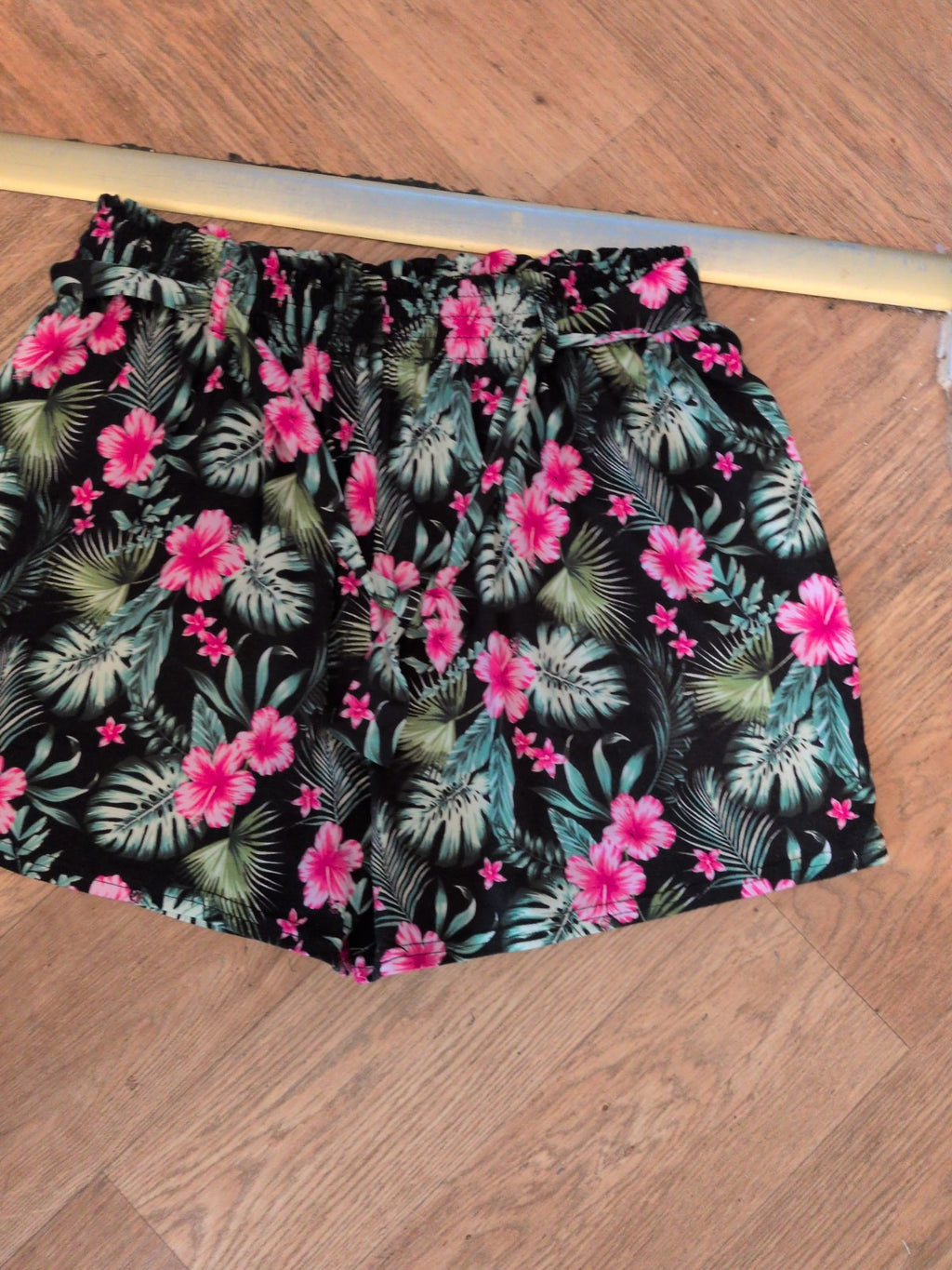Pep&Co 14 Green Black And Pink Elasticated Shorts