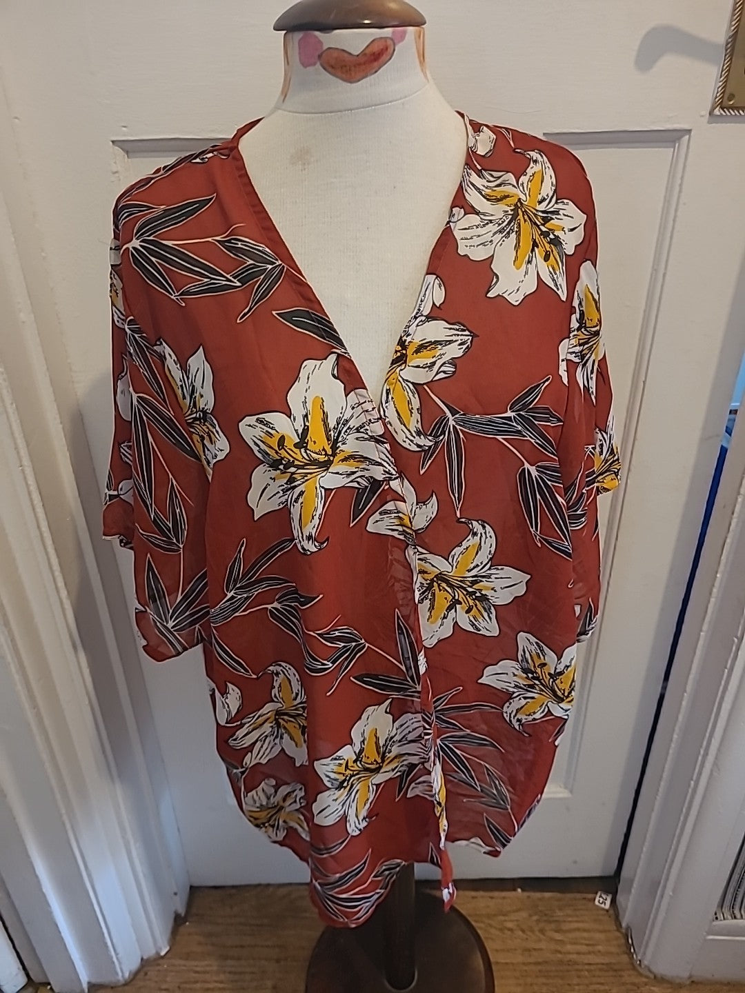 Ladies Originals Size Large Burnt Orange Floral Short Sleeved Open Blouse
