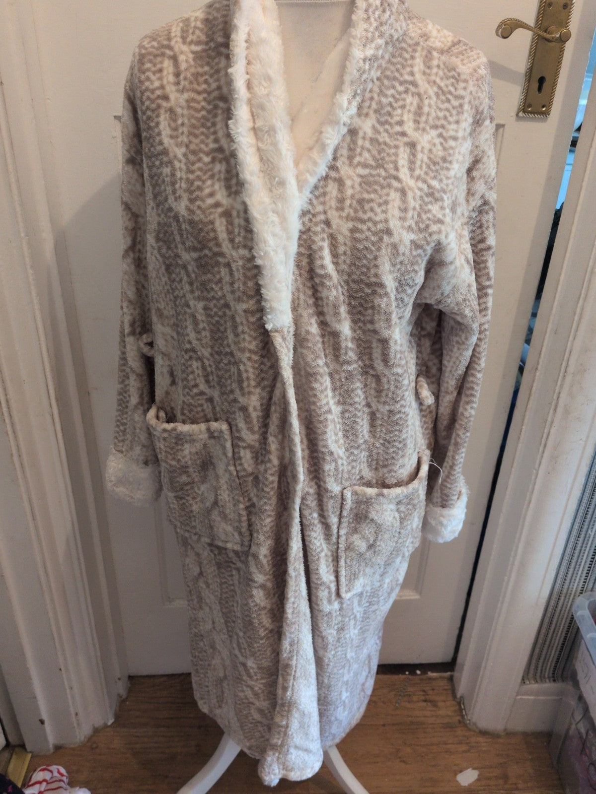 Ladies Loungeable XL Beige And Cream Dressing Gown/Robe No Tie