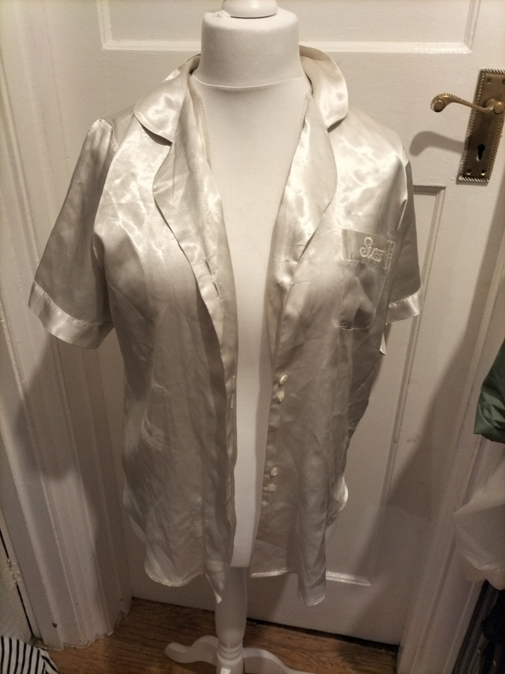 Ladies Gioni Feroti Size Medium Ivory Short Sleeved Pyjama Top