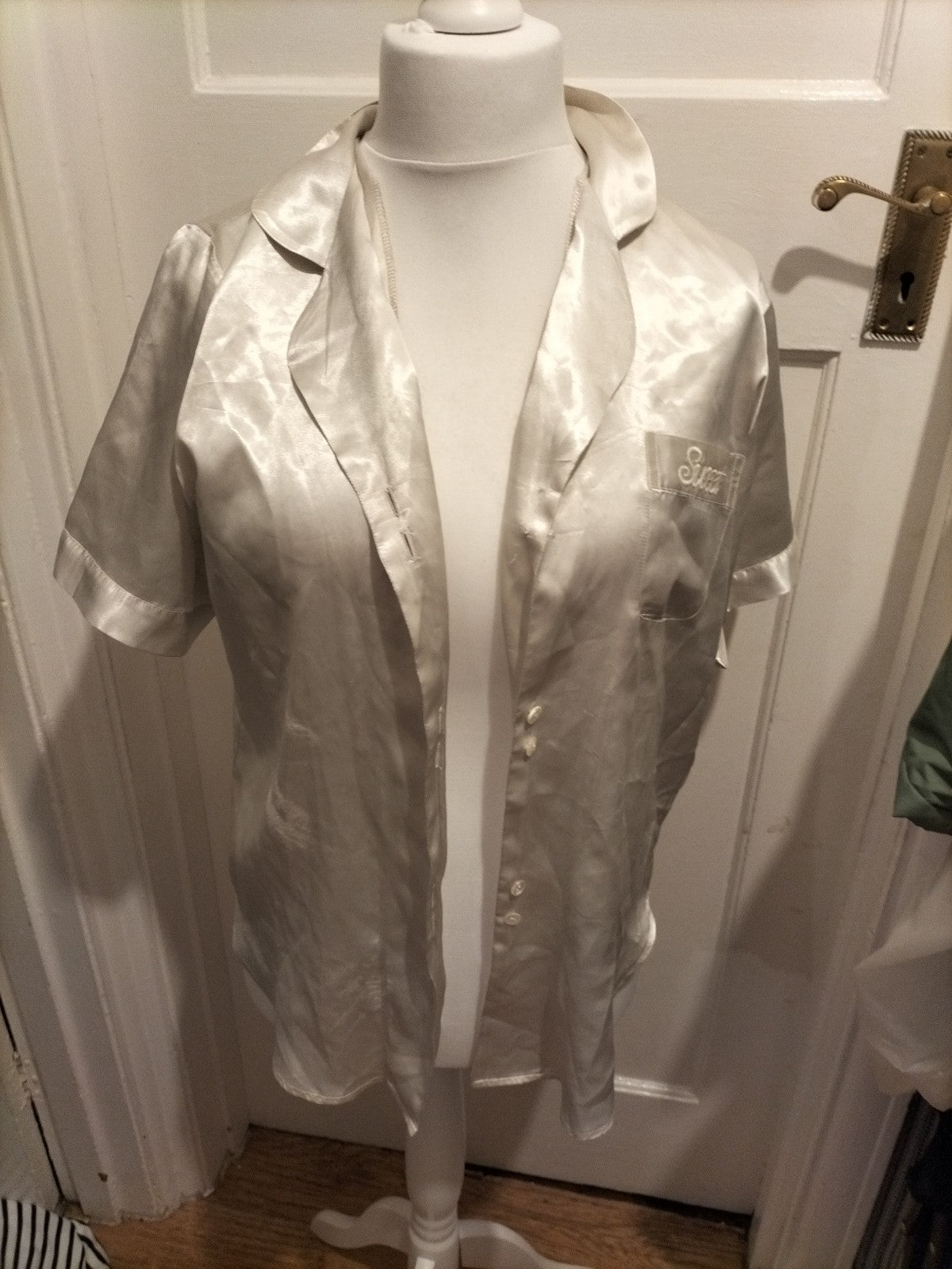 Ladies Gioni Feroti Size Medium Ivory Short Sleeved Pyjama Top