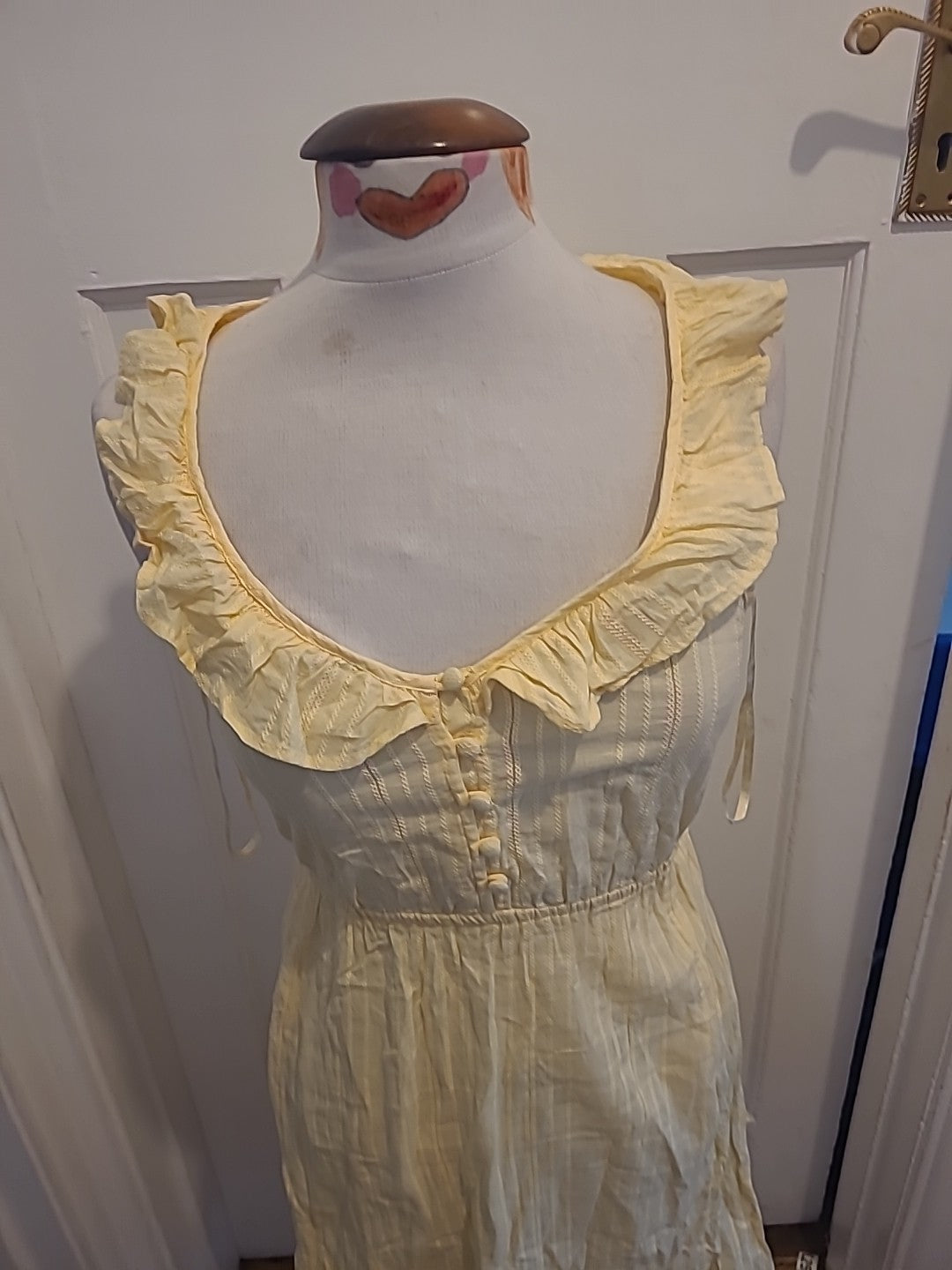 Ladies New Look Size 10 Yellow Sleeveless V Neck Dress