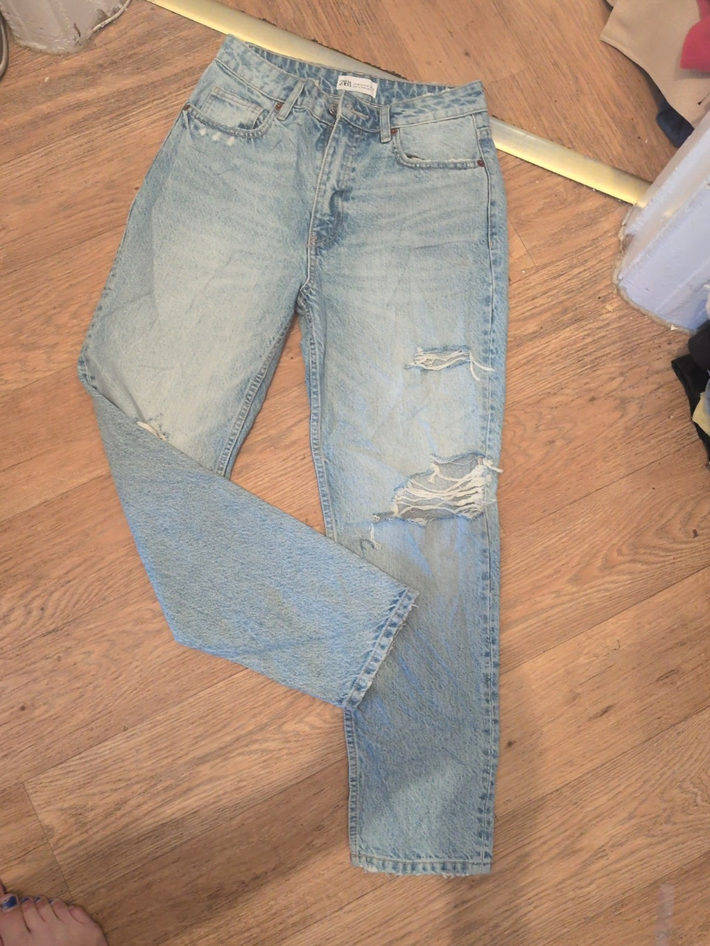 Zara 10 Pale Ripped Straight Jeans