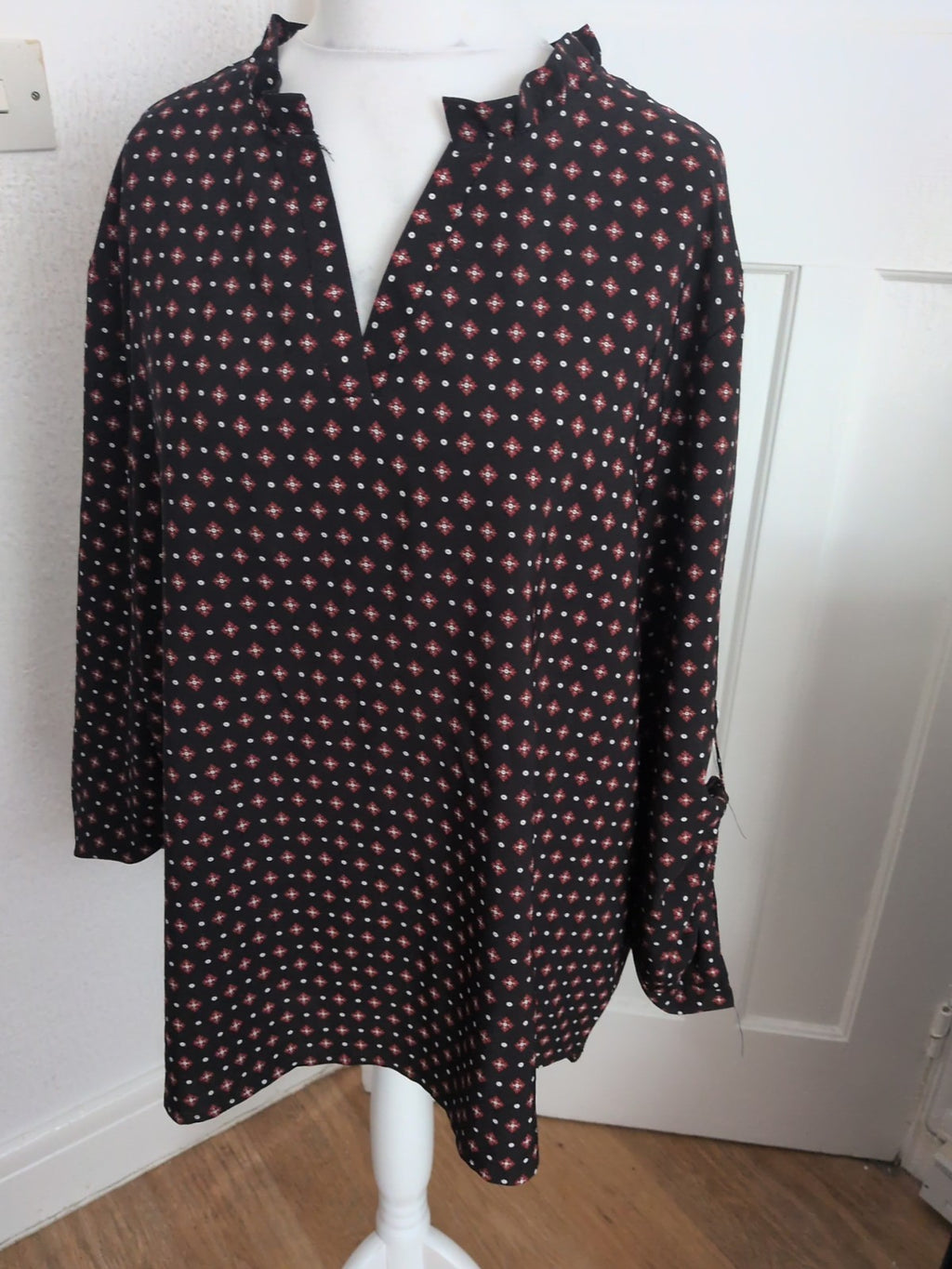 Ladies 3XL Black Pattern Long Sleeve Blouse