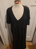 Ladies Size XL Black V Neck Short Sleeved Long Length Dress