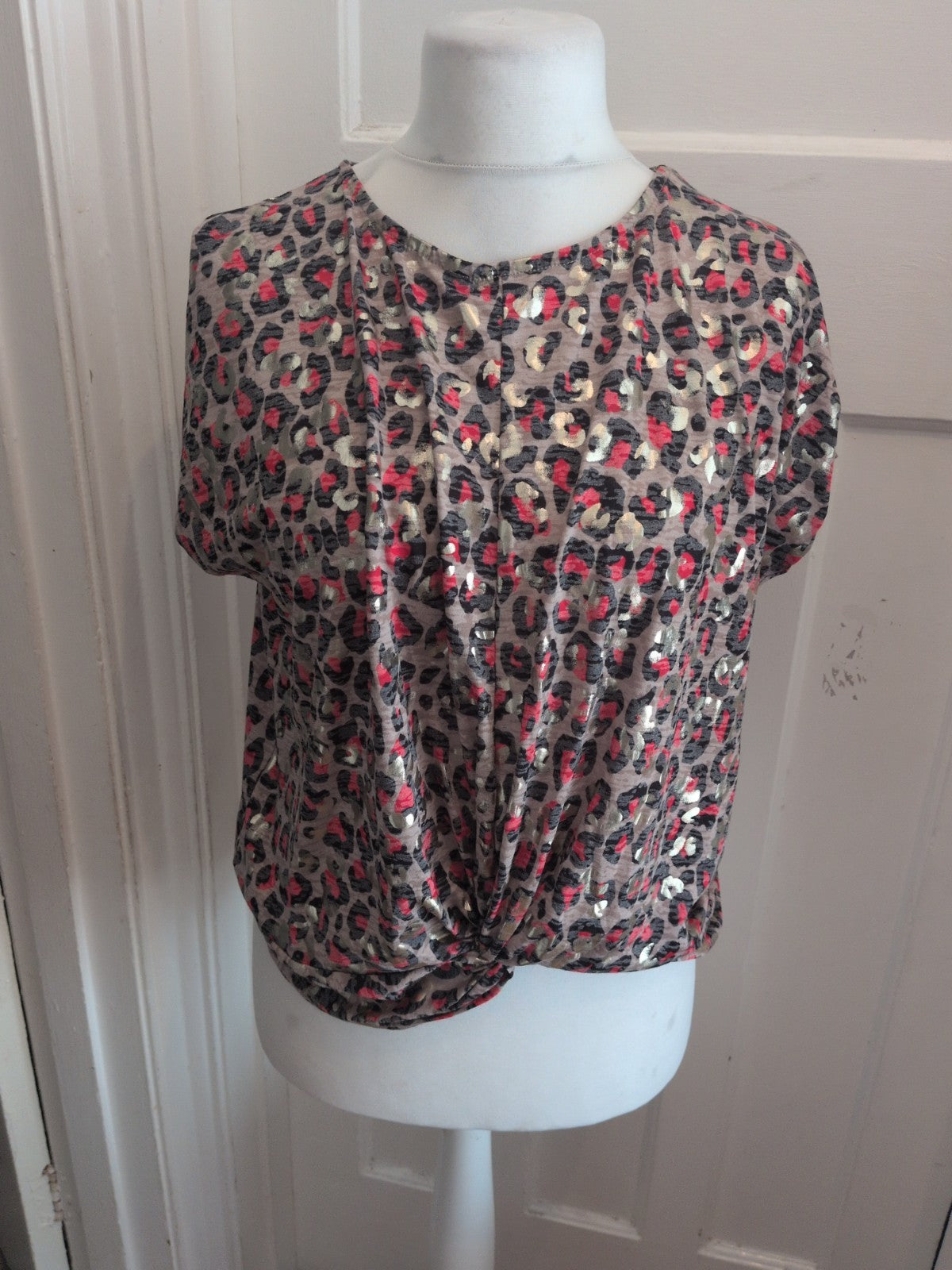 M&Co 14 Leopard Print Pattern Sleeveless Front Tie Blouse