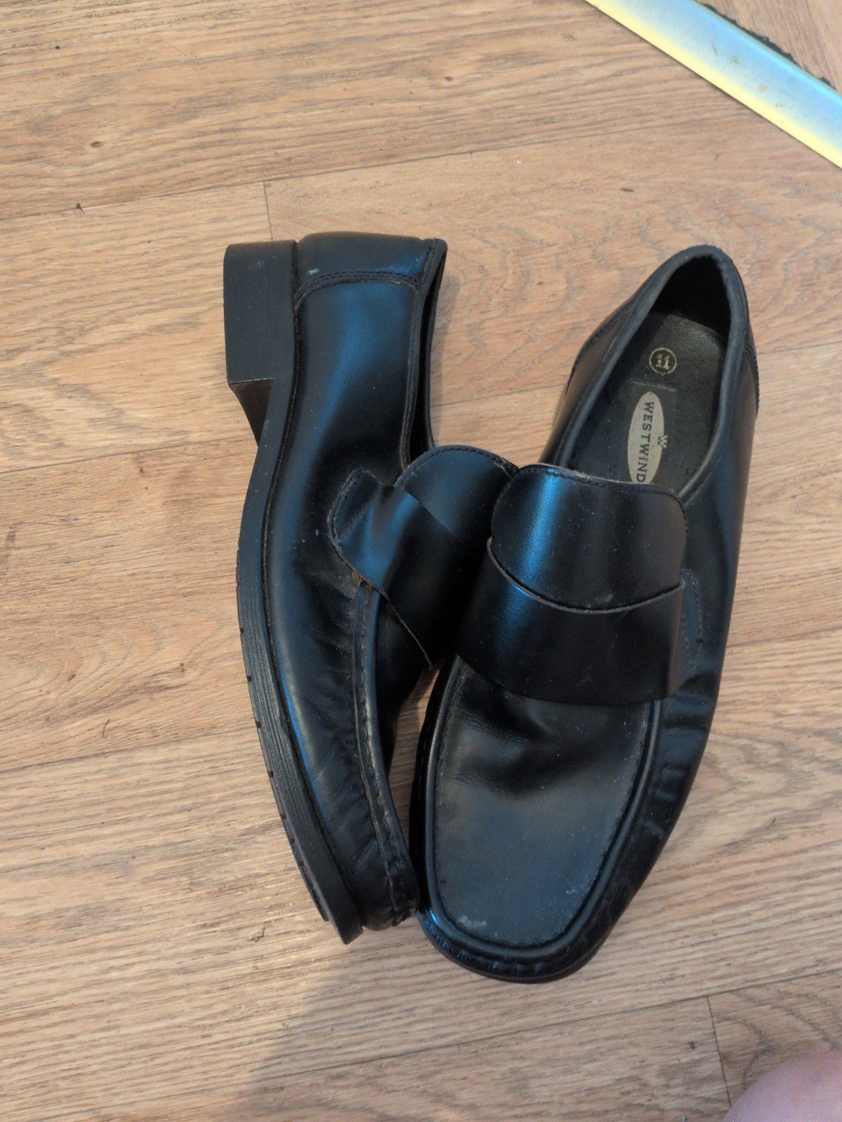 Westwind UK 11 Black Smart Shoe