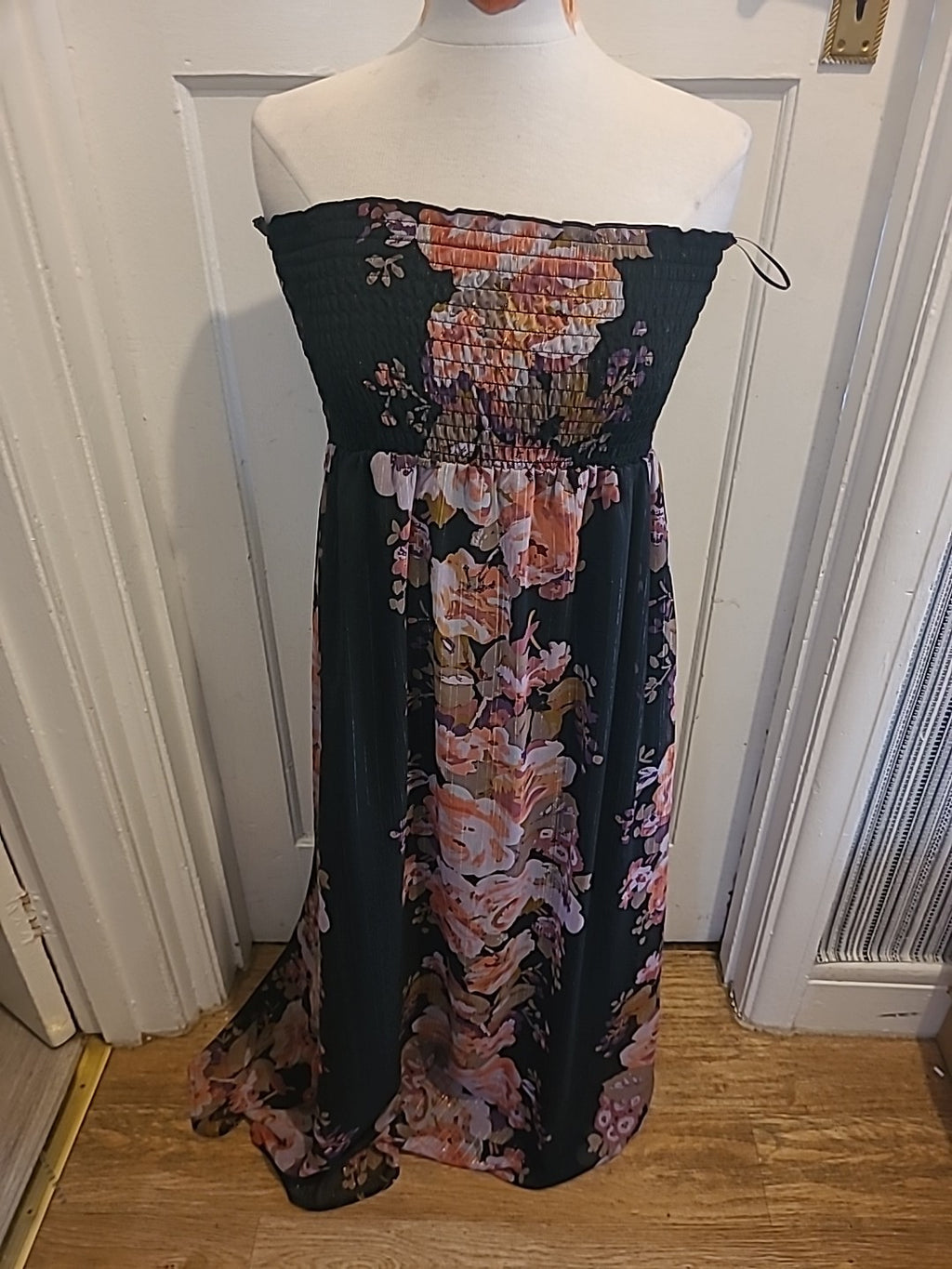 Ladies Miss Selfridge Size 10 Black Floral Elasticated Hem Sleeveless Strapless
