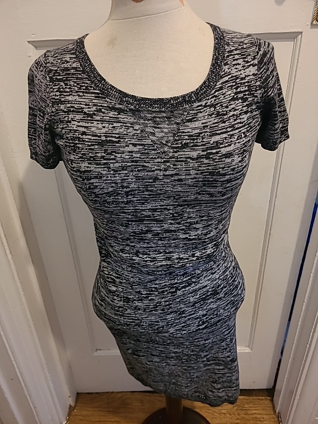 Ladies Short Sleeved Jumper Dress Size 10 Black/ White