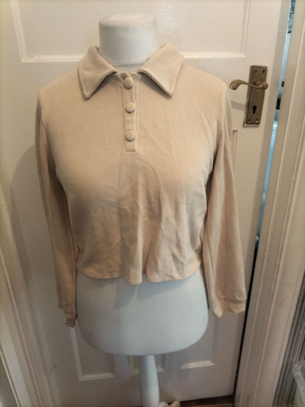 Ladies Ilina Size Small Beige Collared Top