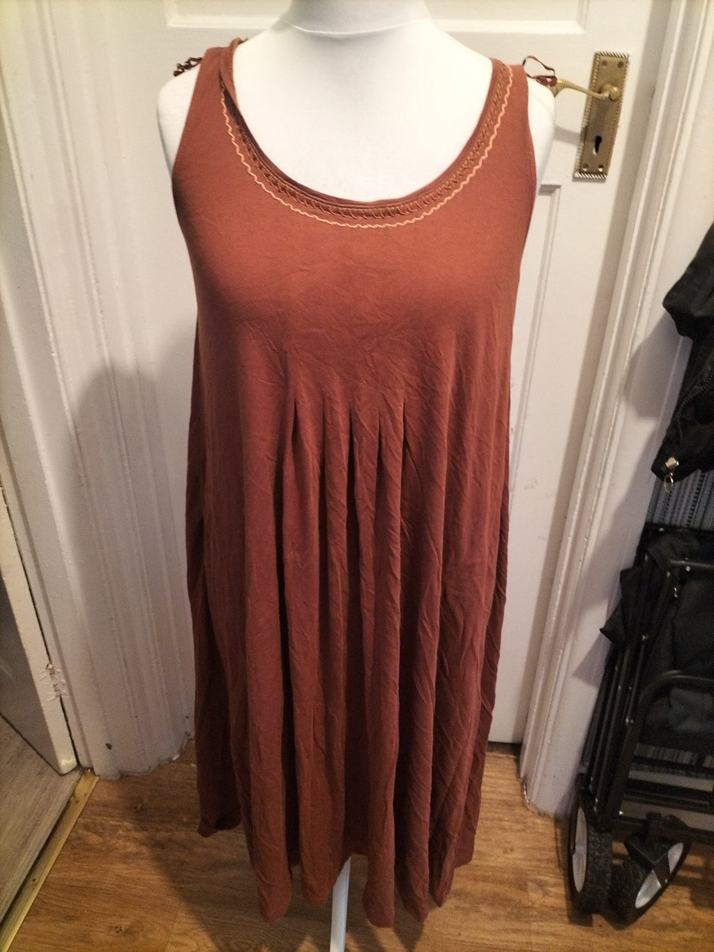 Ladies Large Brown Long Length Sleeveless Dress