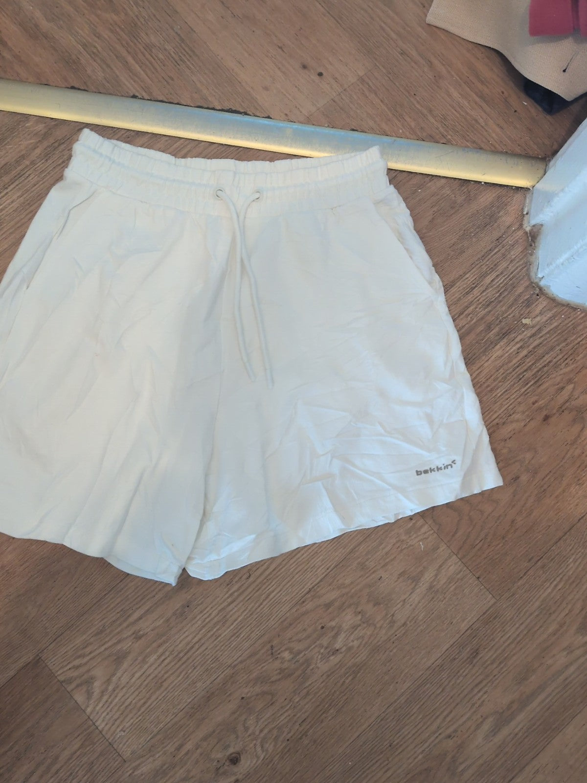 Bekkin Large White Elastic Waist Shorts