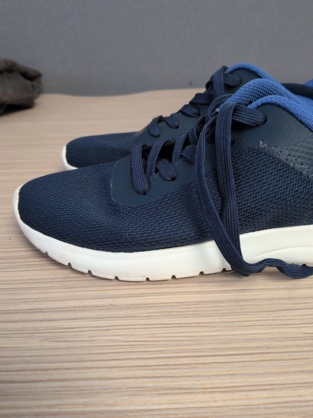 Good Move UK 4 Navy With Purple Trainers