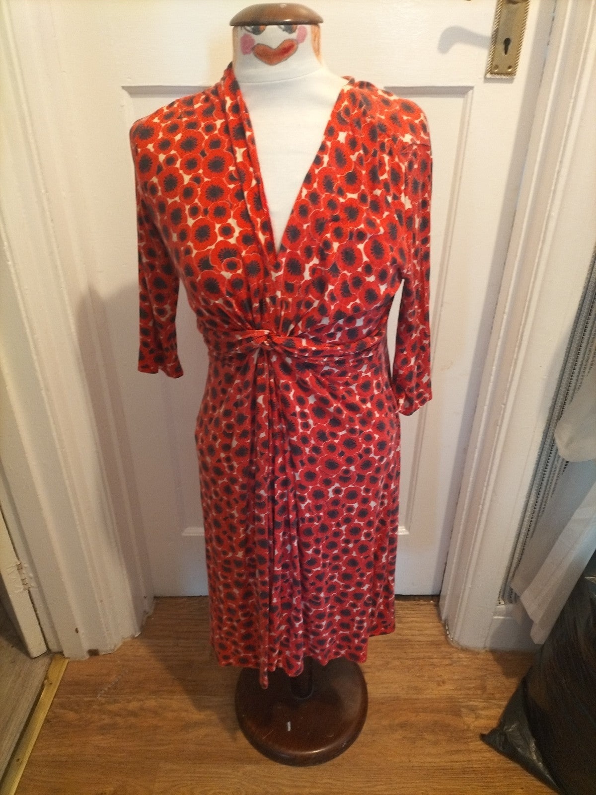 Ladies Phase Eight Size Medium Red With Black Pattern V Neck Dress