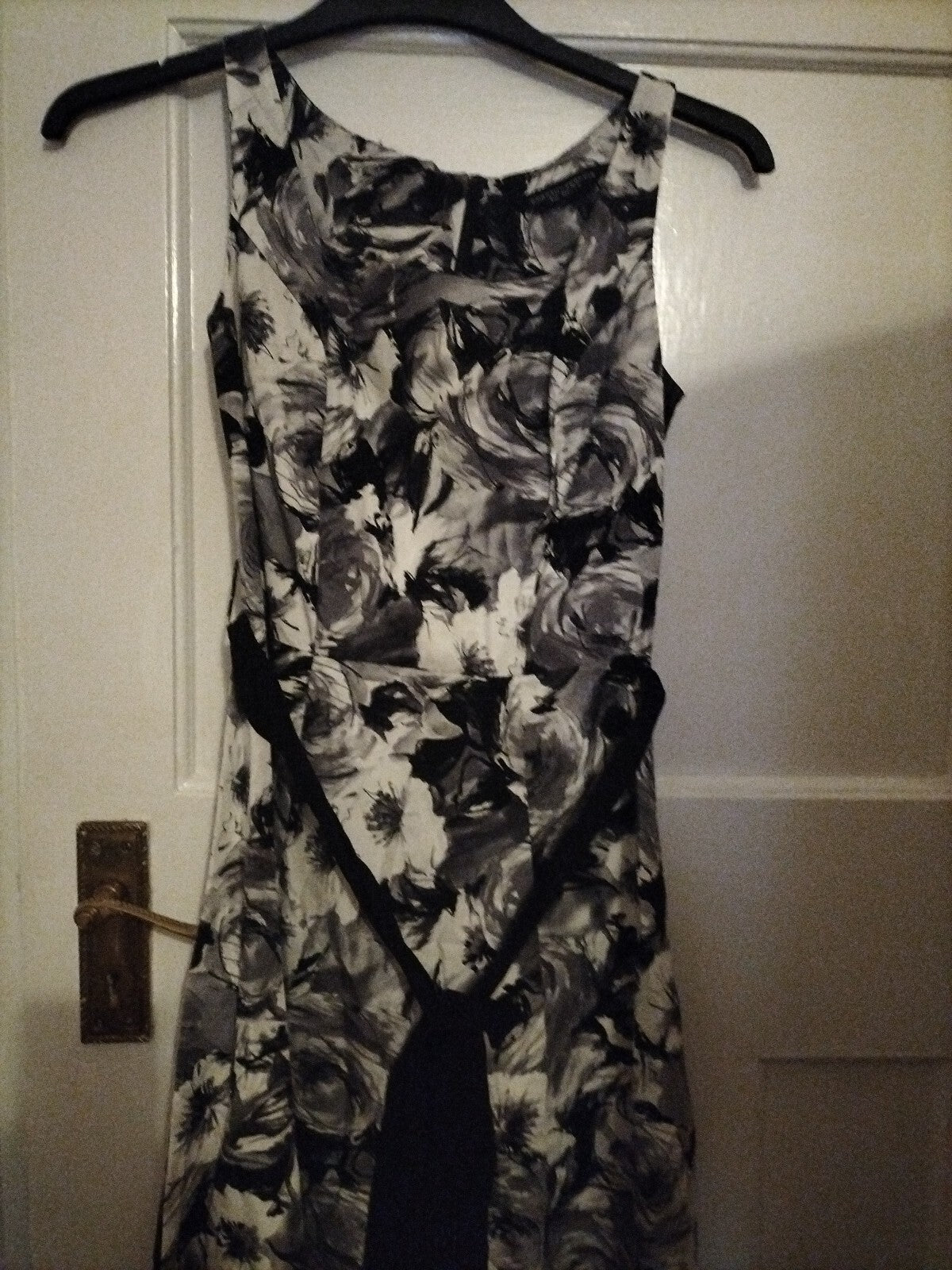 Ladies Dorothy Perkins Size 6 Grey/black Floral Sleeveless Dress