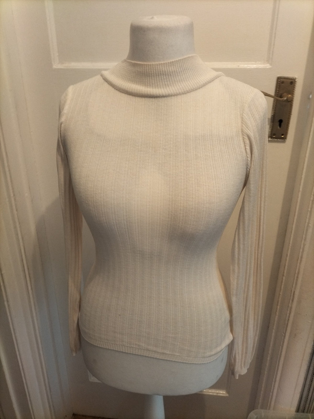 Primark 6-8 Ivory Rib Long Sleeve T-shirt