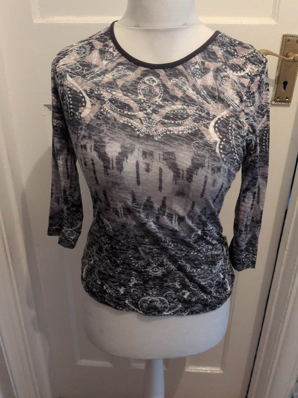 Gerry Weber 8 Grey Toned Long Sleeve Blouse