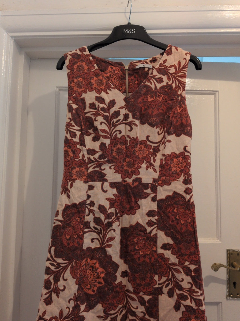 Tu 10 Brown Orange Cream Sleeveless Dress V Neck
