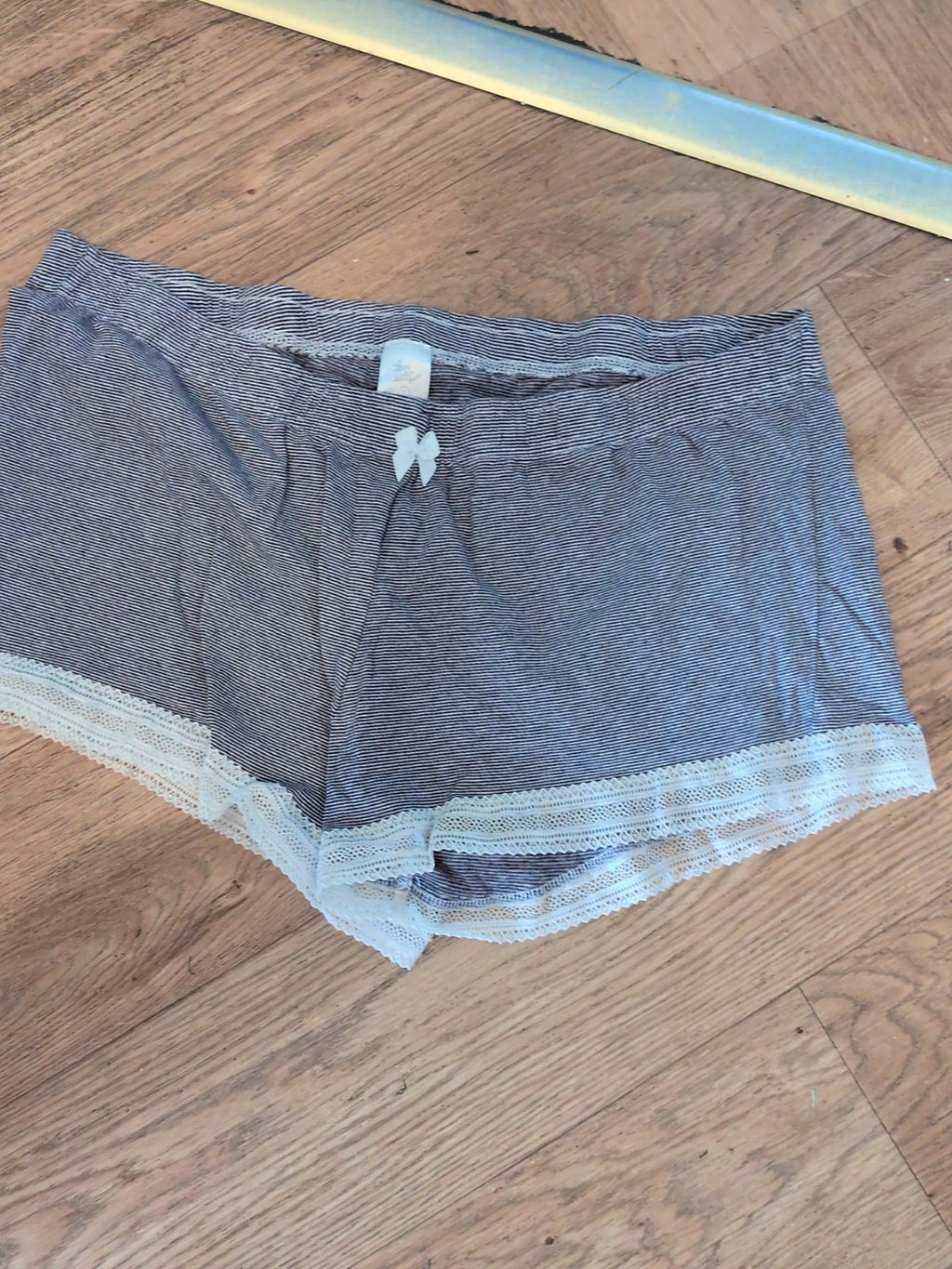 Primark 14-16 Large Blue And White Frill Hem Sleep Shorts