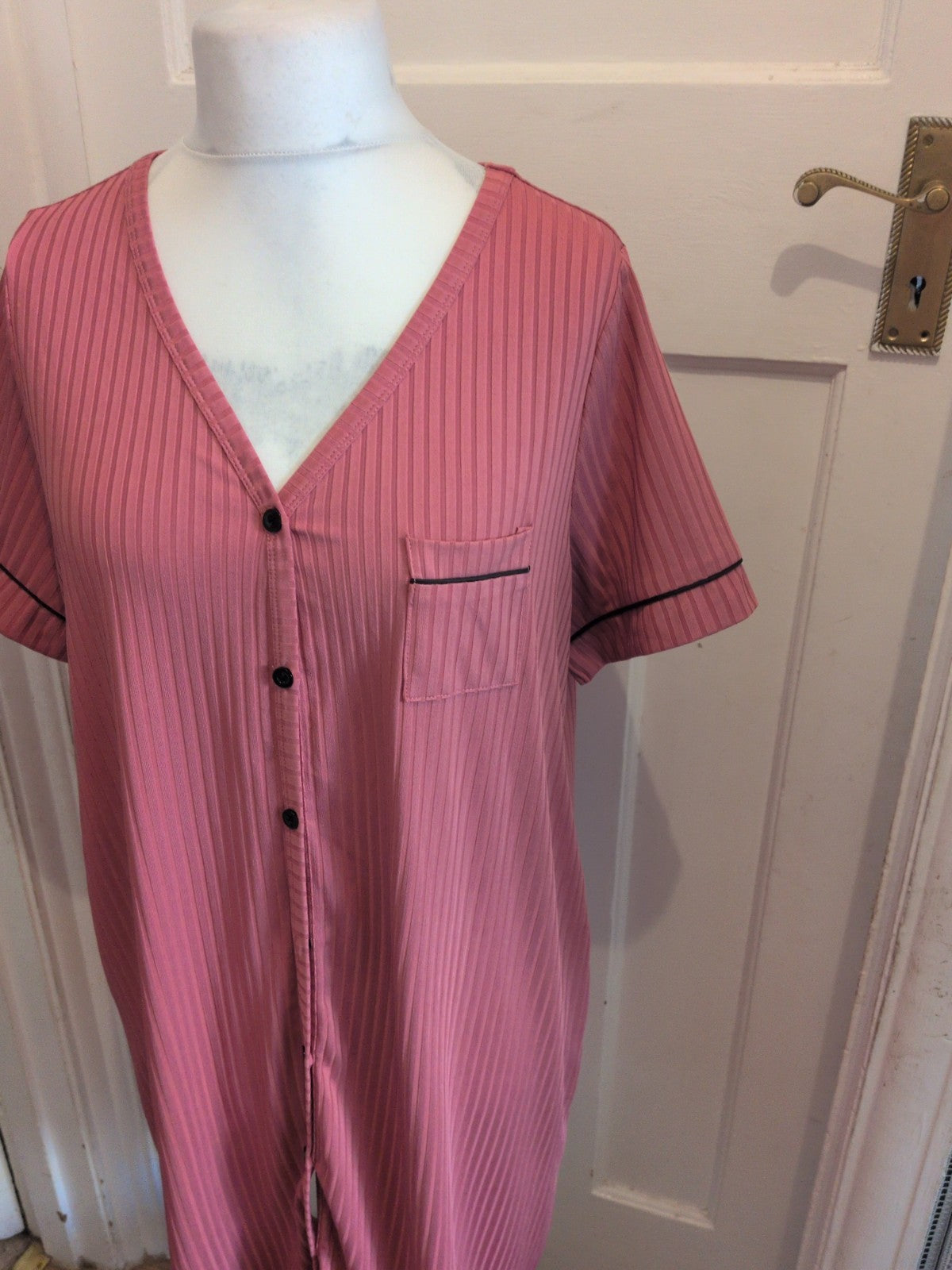 Ladies Shein Size 2XL Pink Short Sleeve Buttoned Nightwear Pyjama