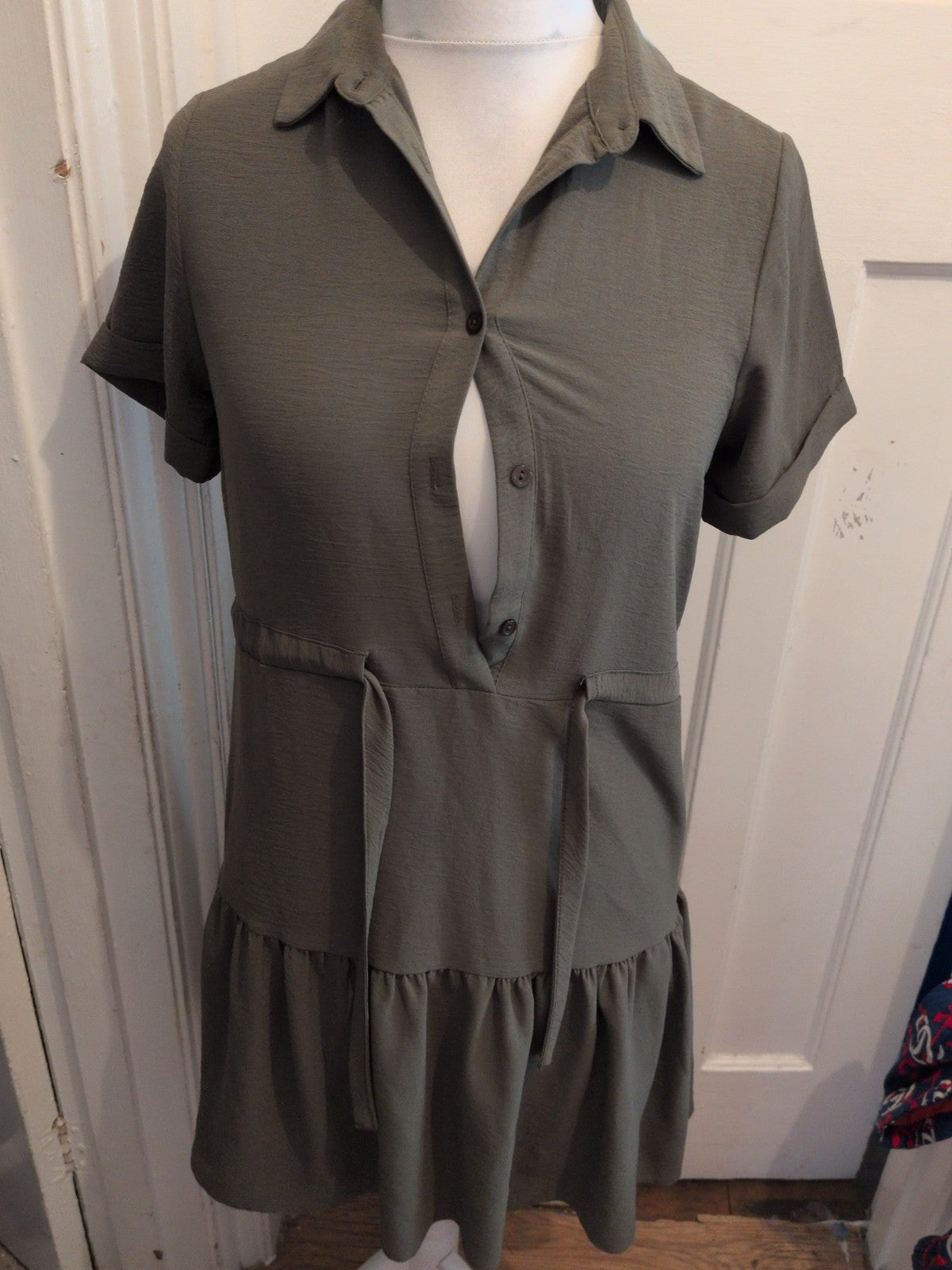 Ladies New Look Size 8 Khaki Collared Short Sleeve Dress