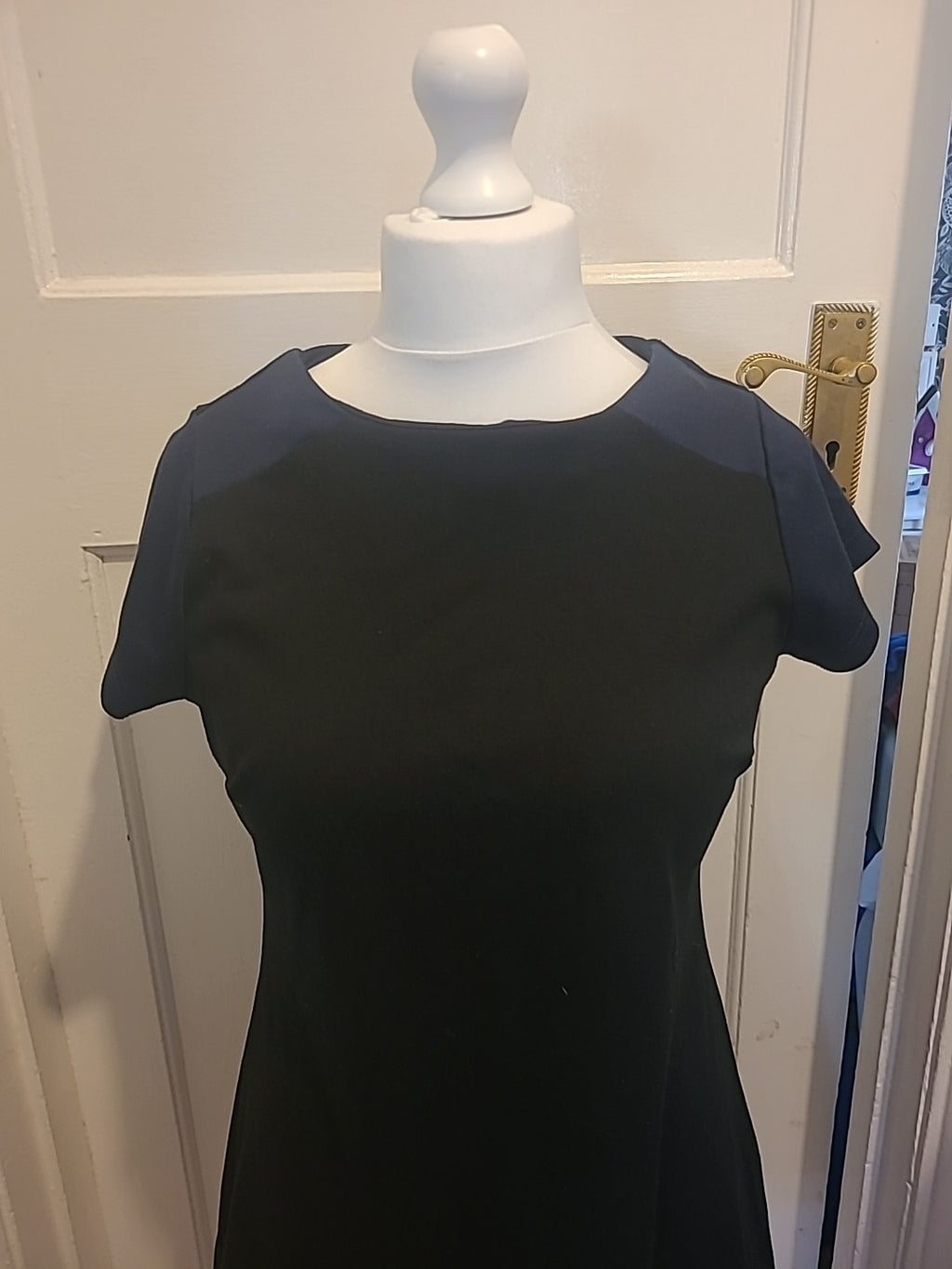 Ladies Papaya Weekend Size 14 Black Short Sleeved Dress Knee Length