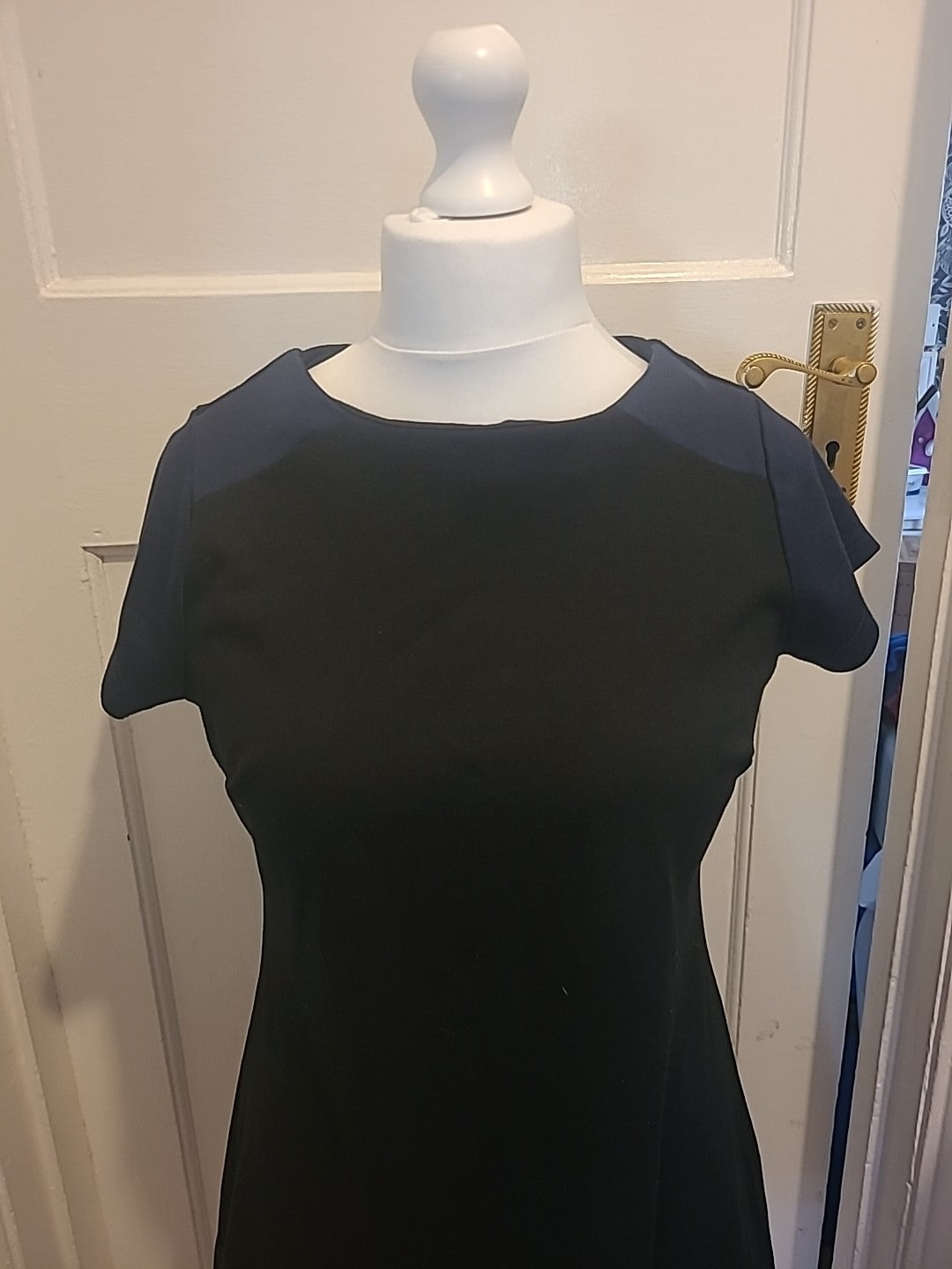 Ladies Papaya Weekend Size 14 Black Short Sleeved Dress Knee Length