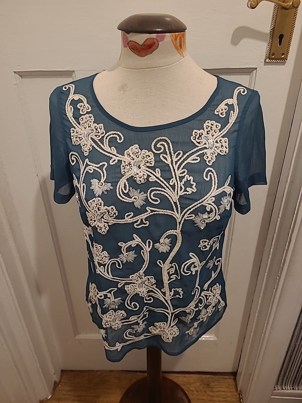 Ladies Monsoon Size 8 Teal With White Embroidery Short Sleeved Tshirt