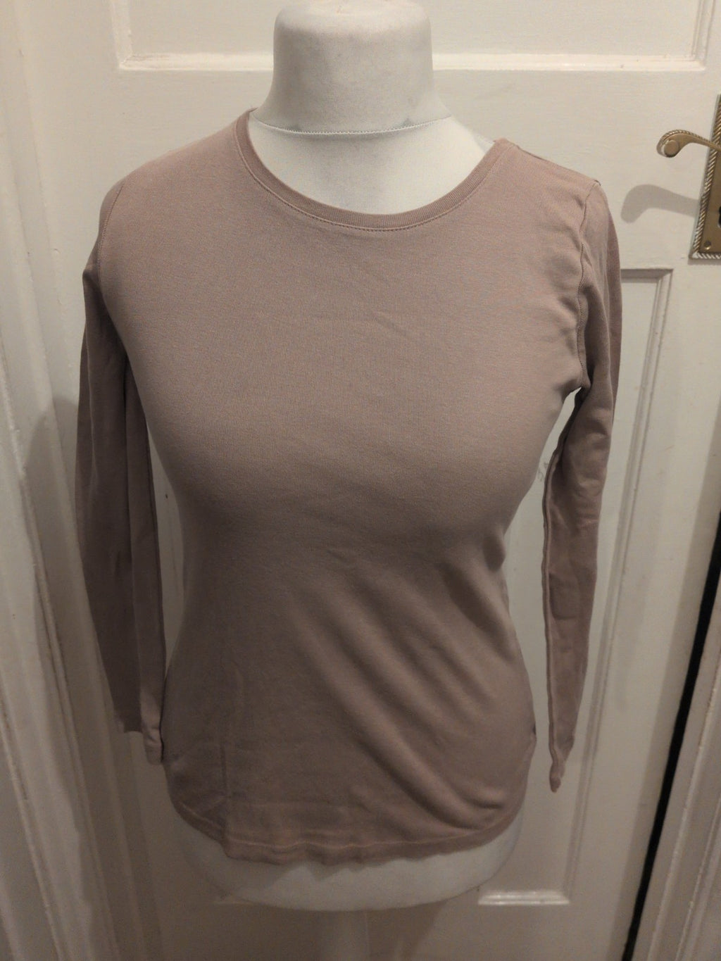 Ladies Peacocks Size 16 Long Sleeve Pale Brown T-shirt