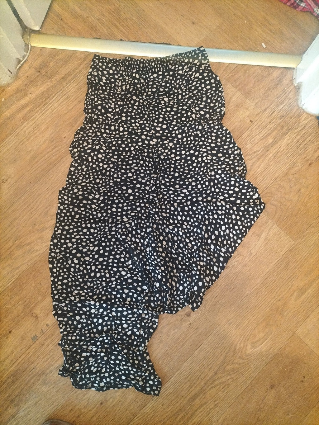 Peacocks 8 Black And Beige Elasticated Cropped Trousers
