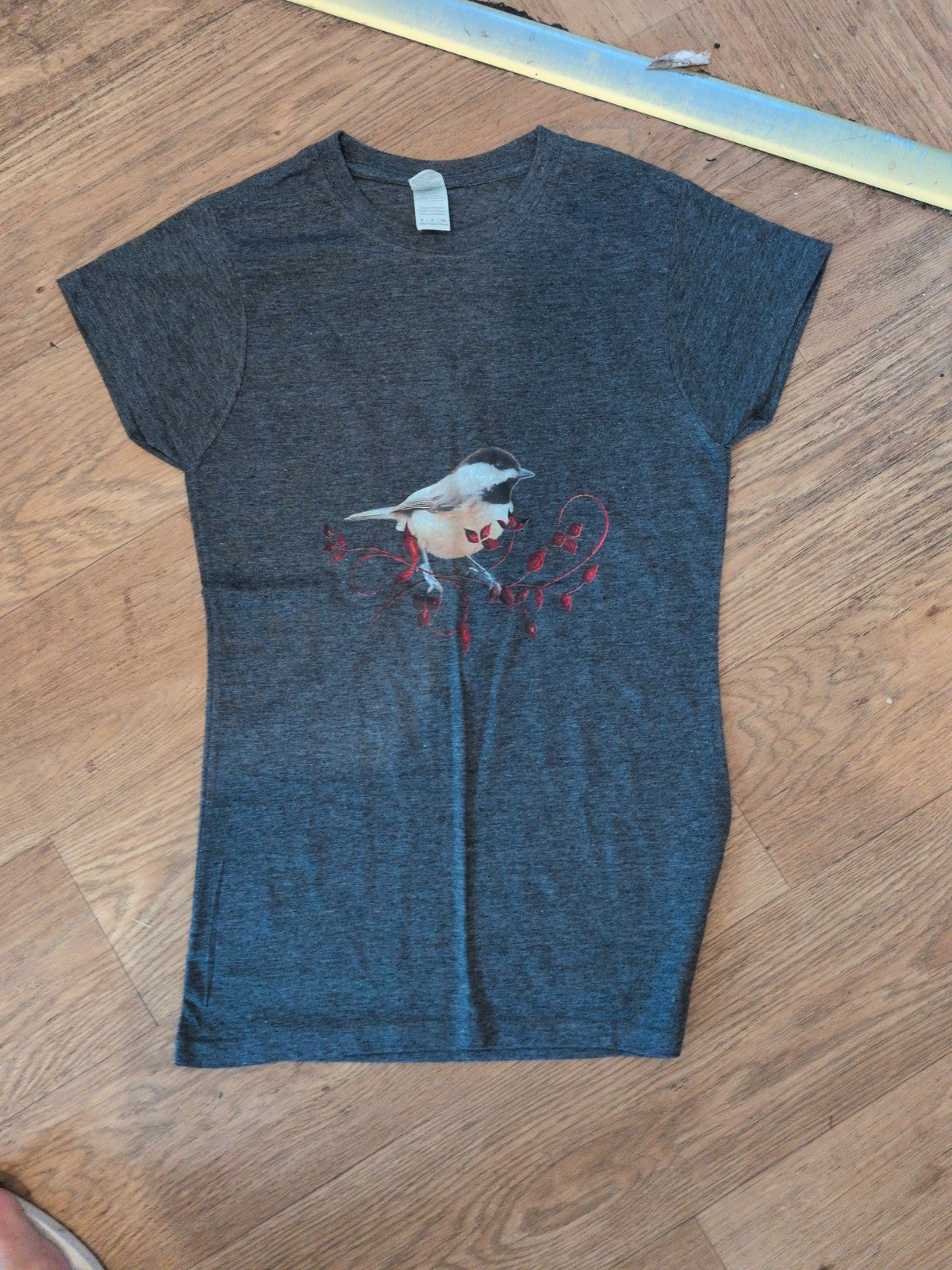 Ladies Gildan Small Grey Print Short Sleeve T-shirt