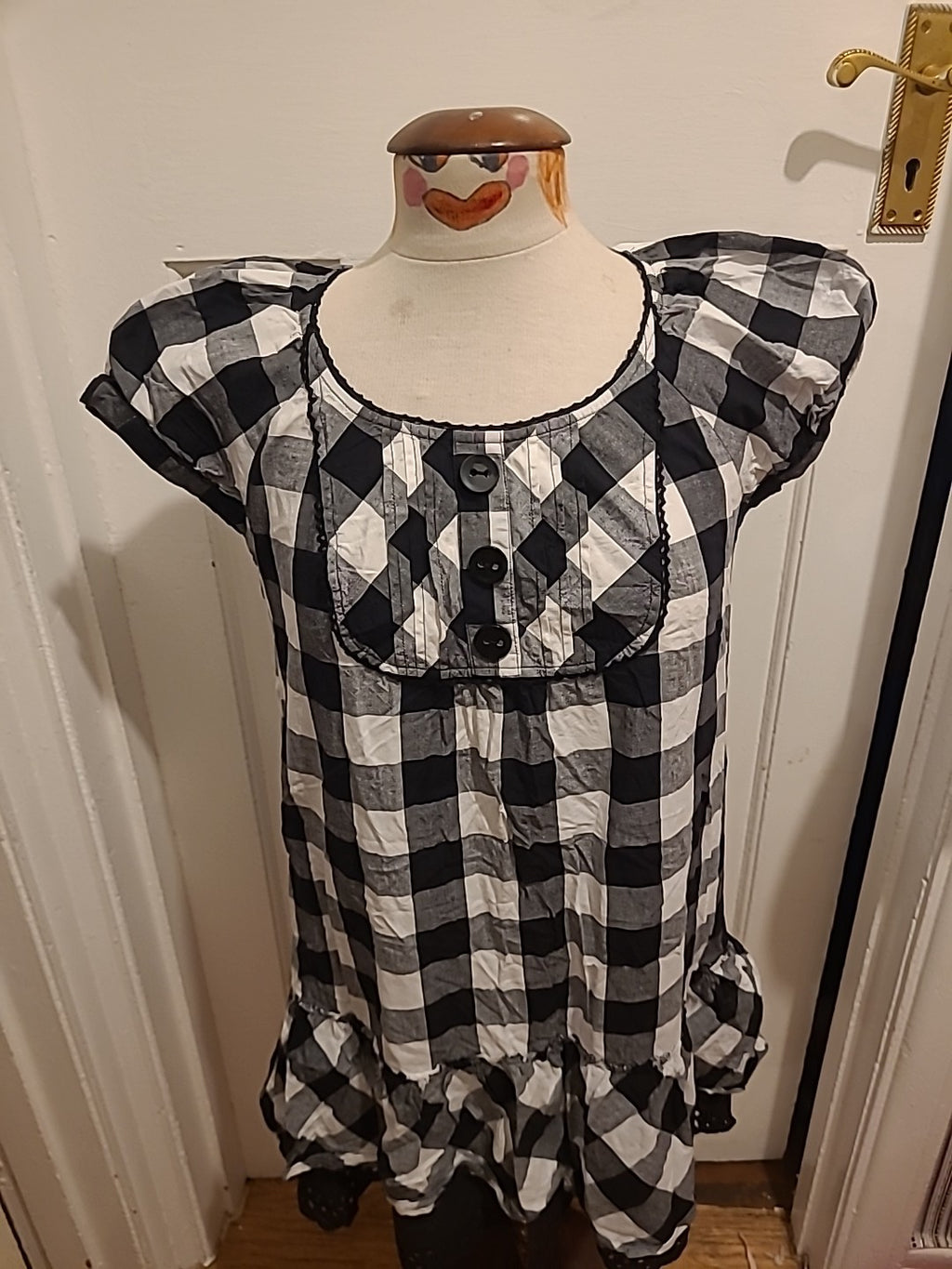 Ladies New Look Size 12 Grey/Black And White Check Short Sleeved Dress
