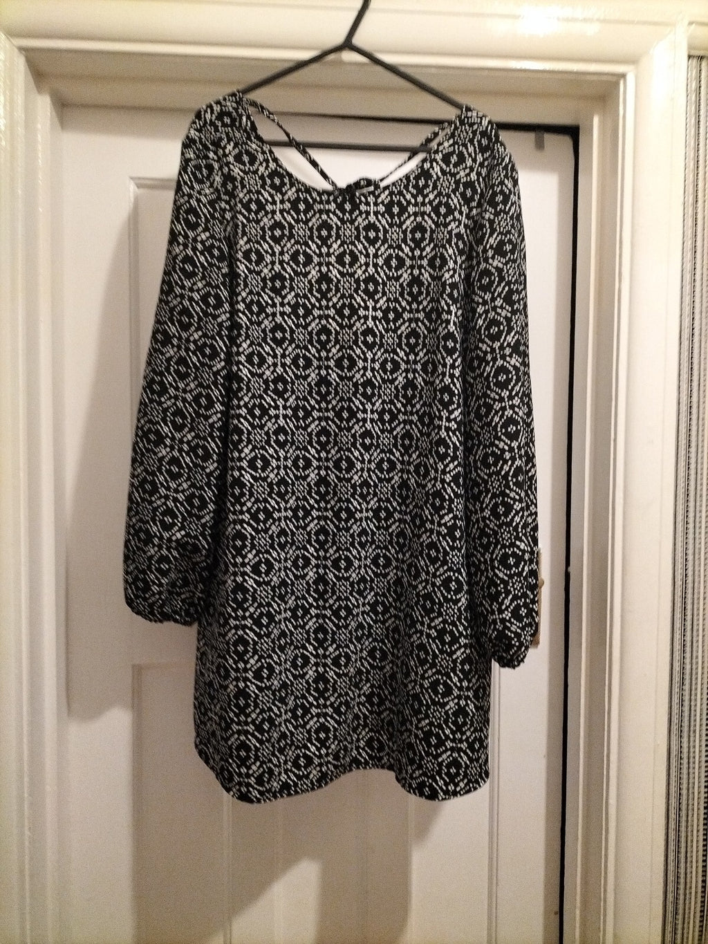 Ladies Asos Size 10 Black/white Top