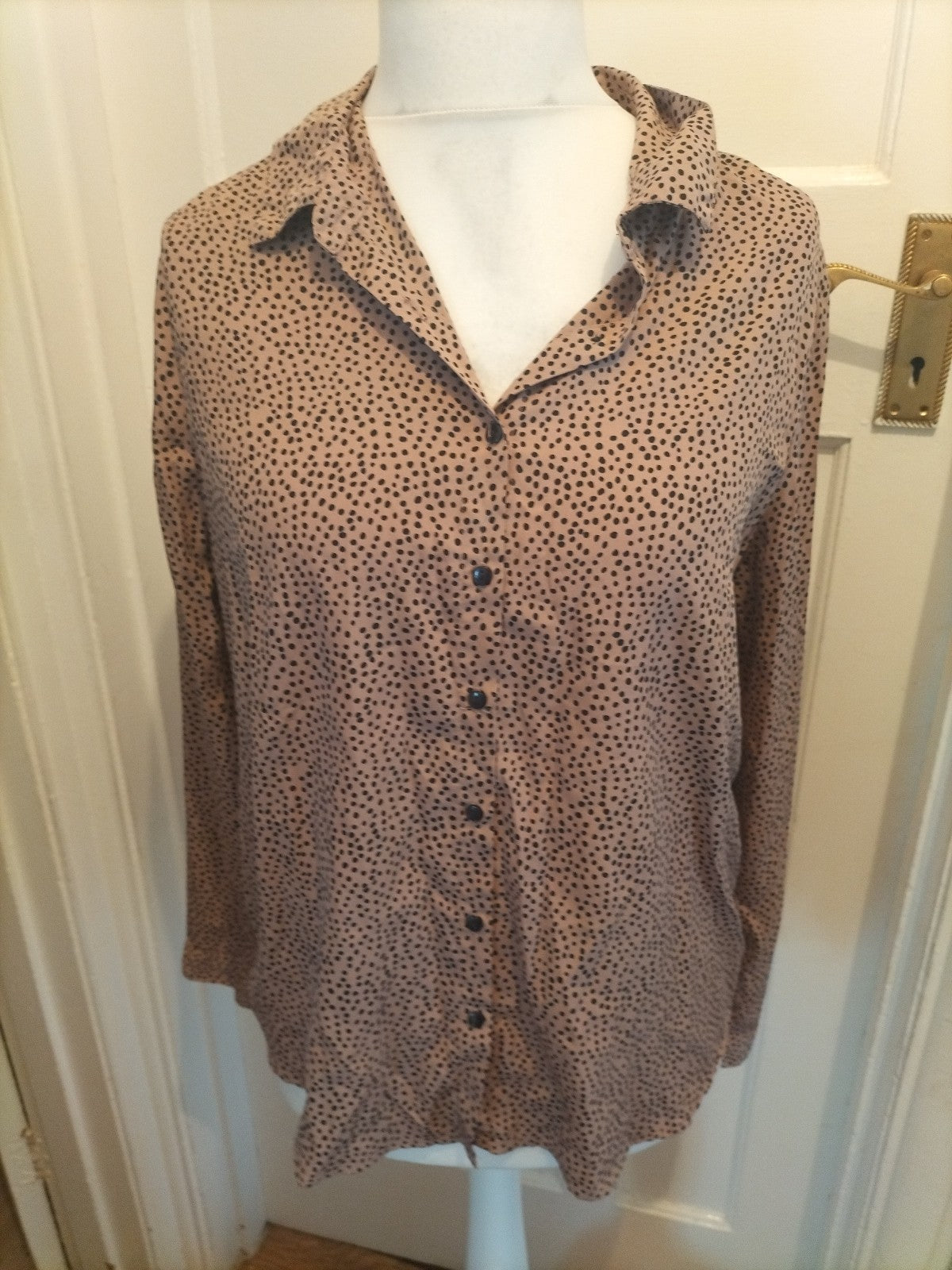 Ladies M&Co Size 14 Brown And Black Buttoned Blouse