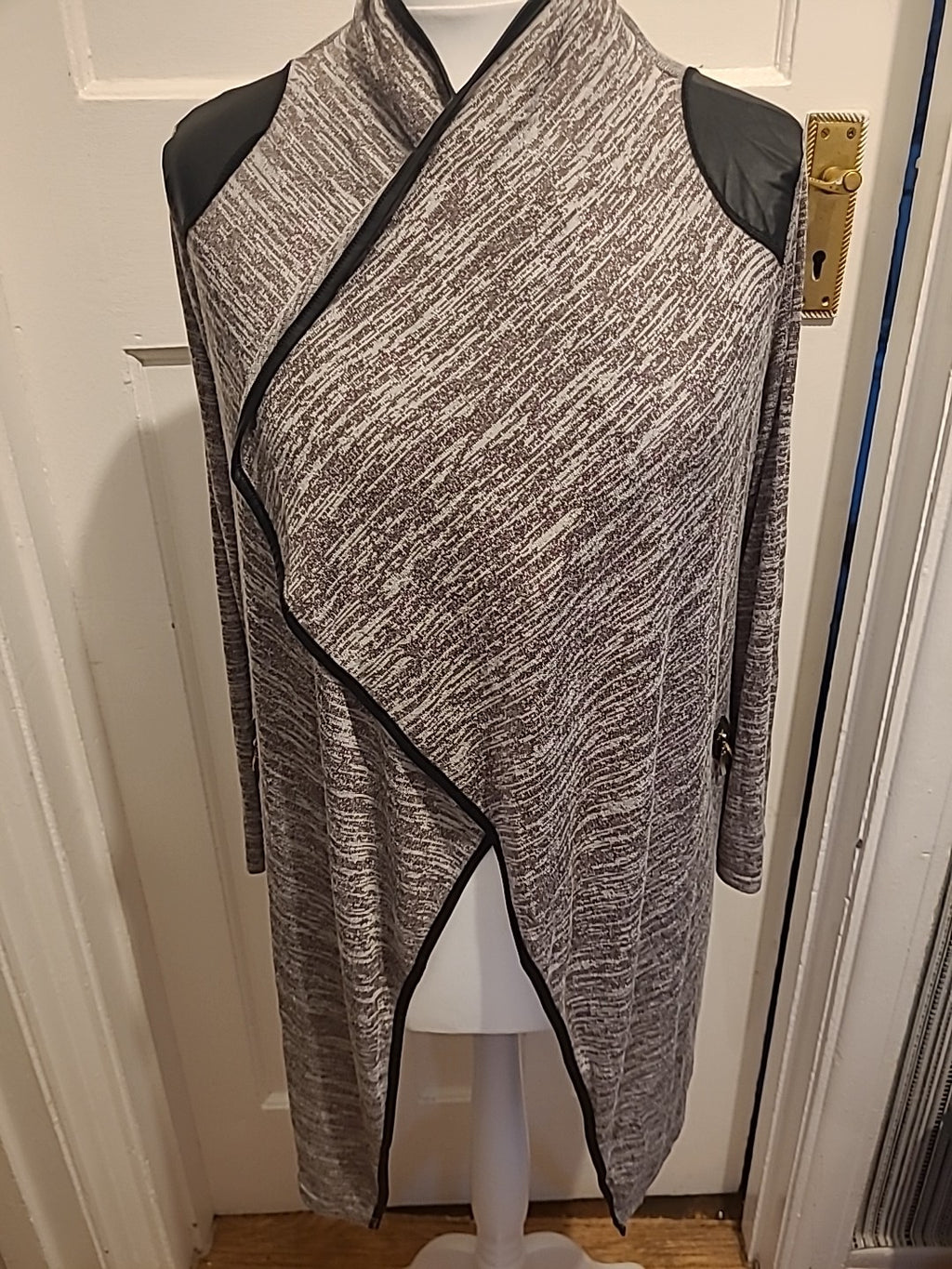 Ladies Assuli Size Medium Grey Fleck Cardigan