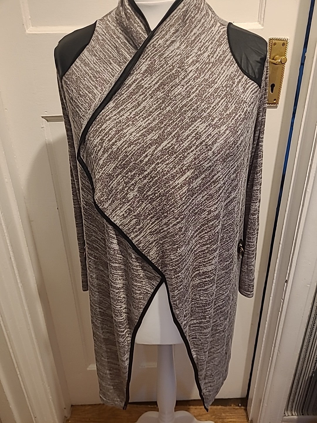 Ladies Assuli Size Medium Grey Fleck Cardigan