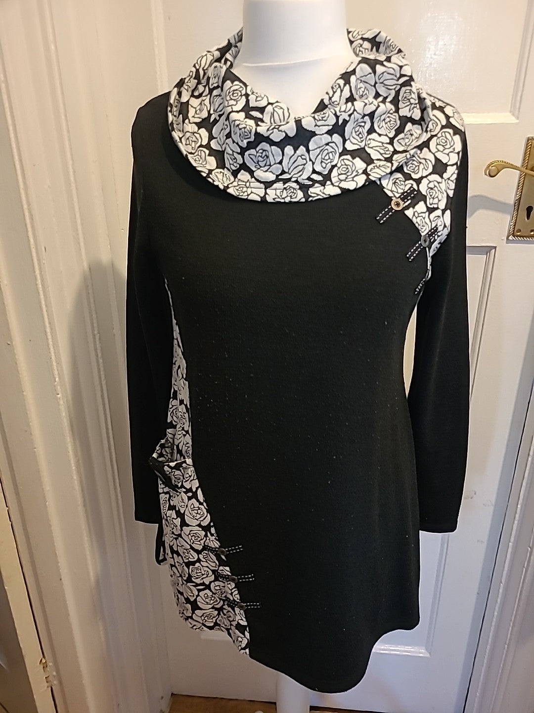 Ladies Casamia Size Small Black And White Roll Neck Long Sleeved Top
