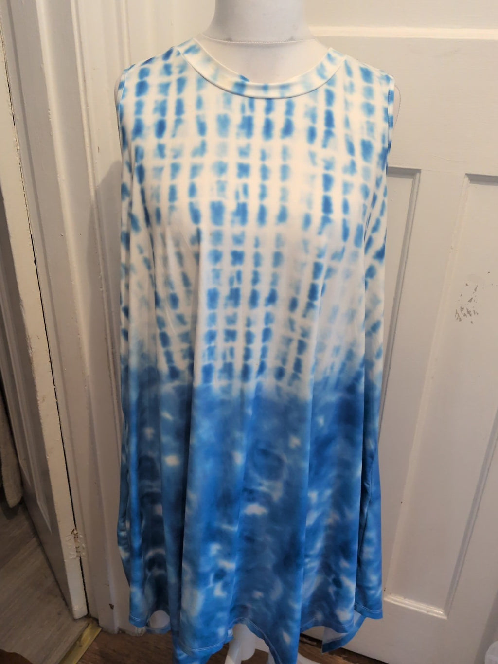 Emery Rose 0XL Blue And White Sleeveless Dress