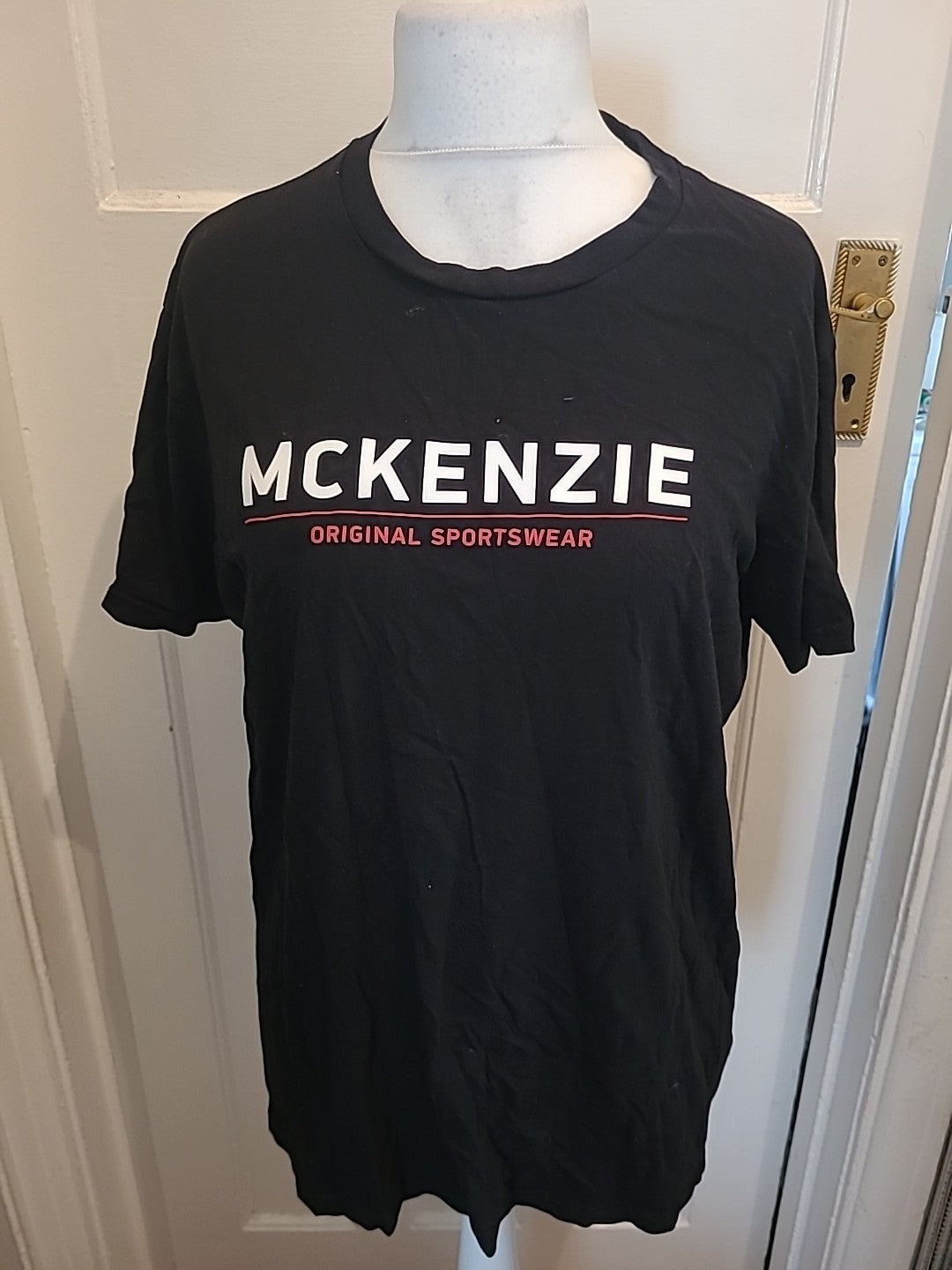 Mens Mckenzie Size L Black And White Short Sleeved Tshirt