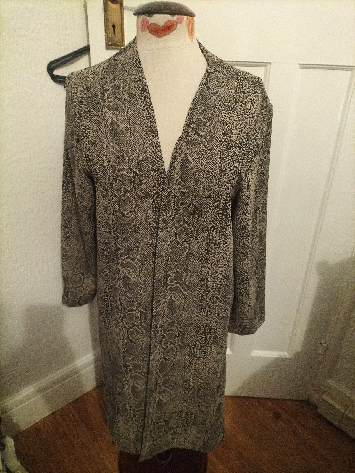 Ladies Official Size 16 Black/Grey/White Split Hem Cardigan