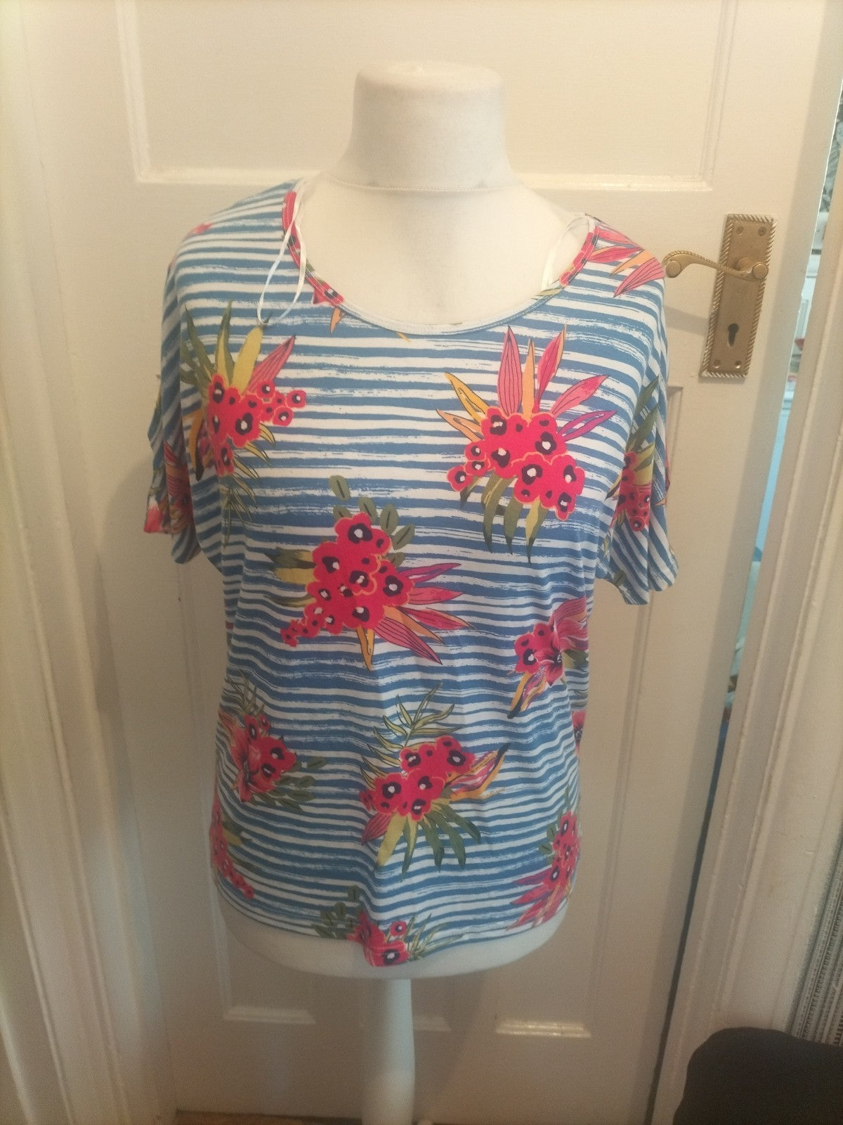 Ladies Isle Size 10-12 Blue Striped Short Sleeved Floral Blouse