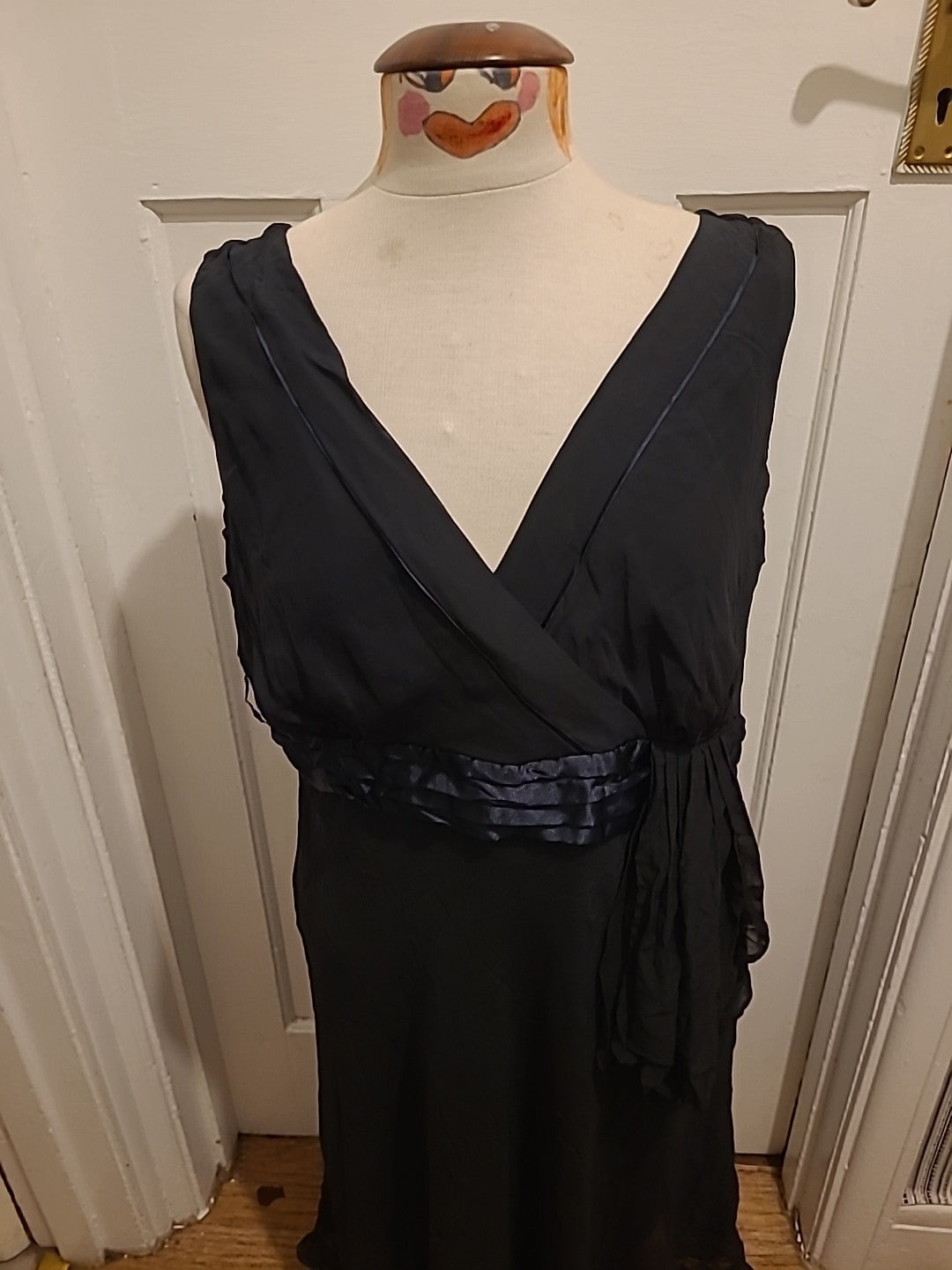 Ladies Debenhams Size 20 Navy Sleeveless Lined Dress