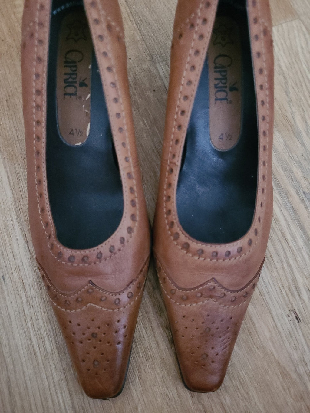 Ladies Caprice Size Uk 4.5 Brown Small Detailed Heel