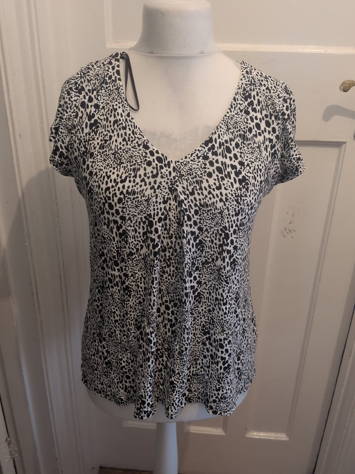 Tu 8 Black And White Short Sleeve T-shirt Blouse